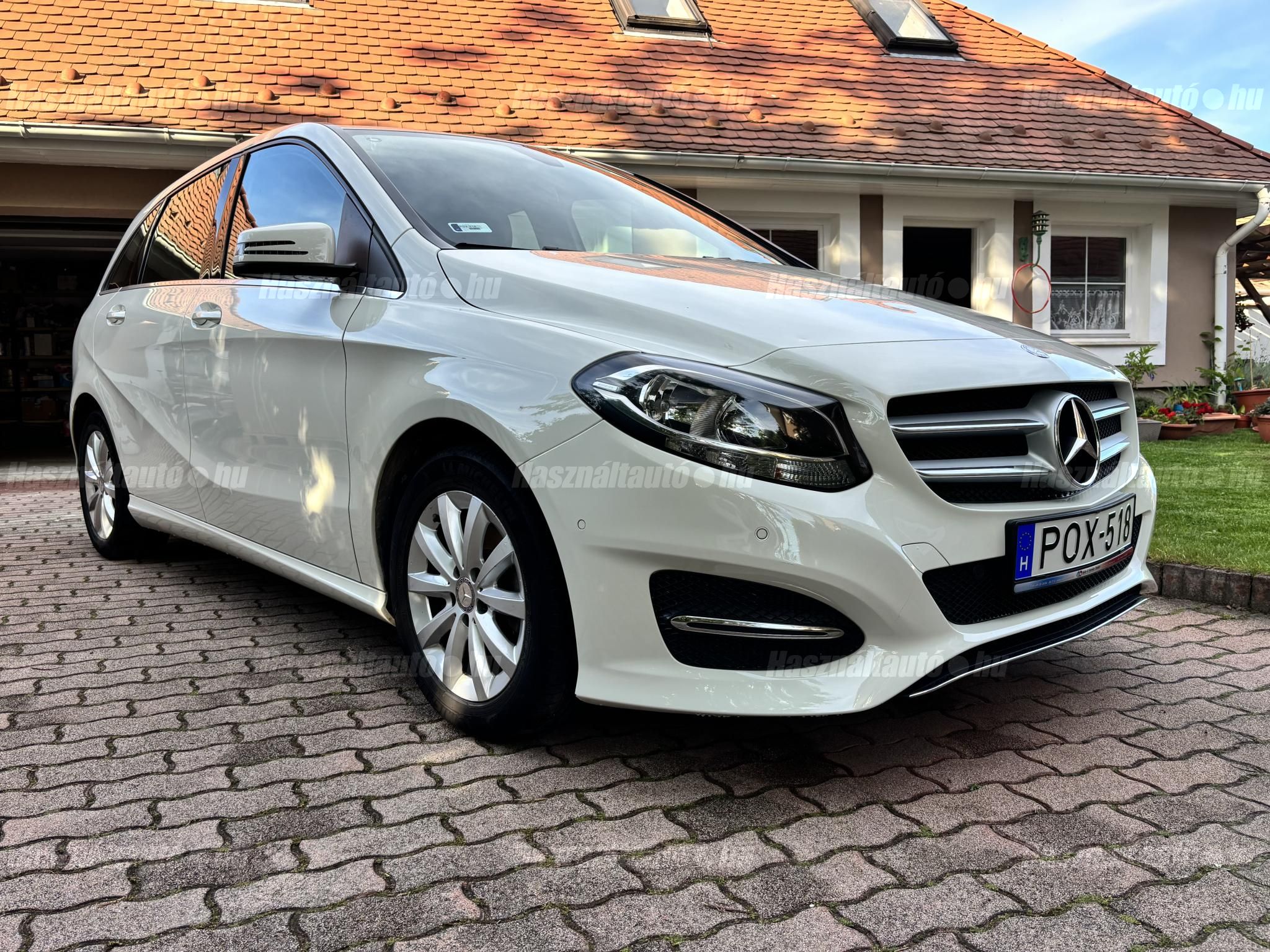 MERCEDES-BENZ B 180 2016/6 - 1