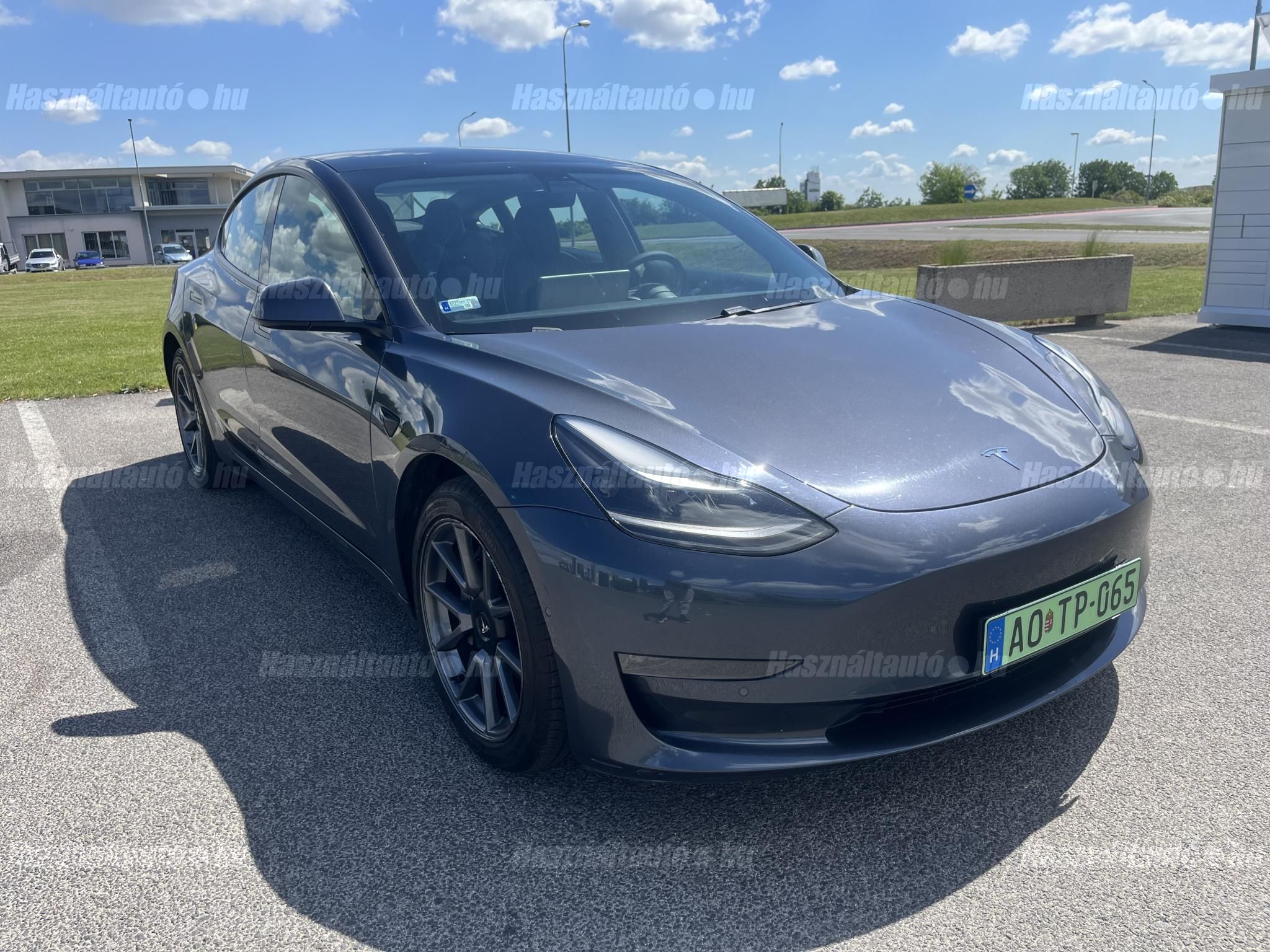 TESLA MODEL 3 2021/5 - 1