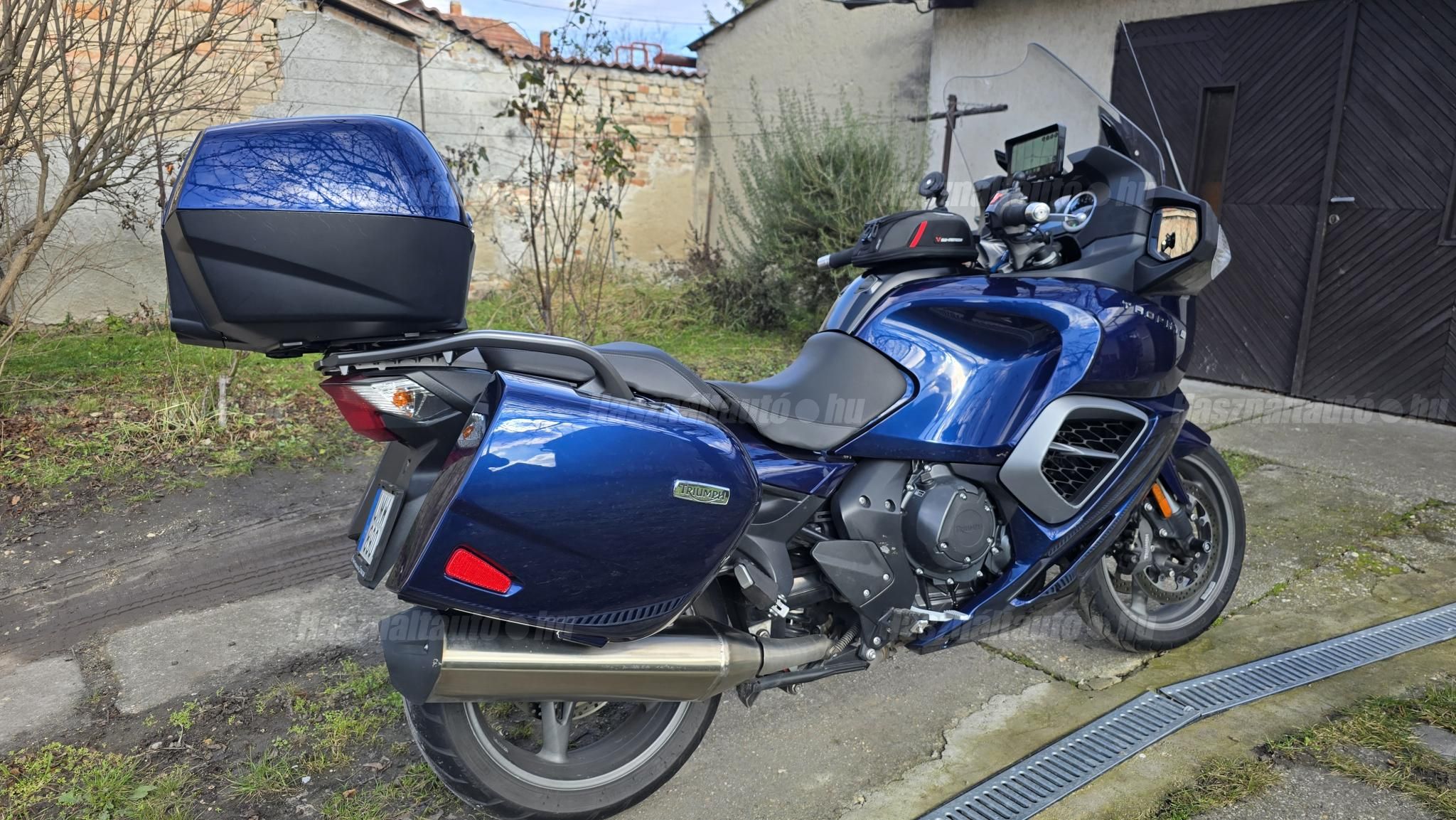 TRIUMPH TROPHY 1200 2013/4 - 1