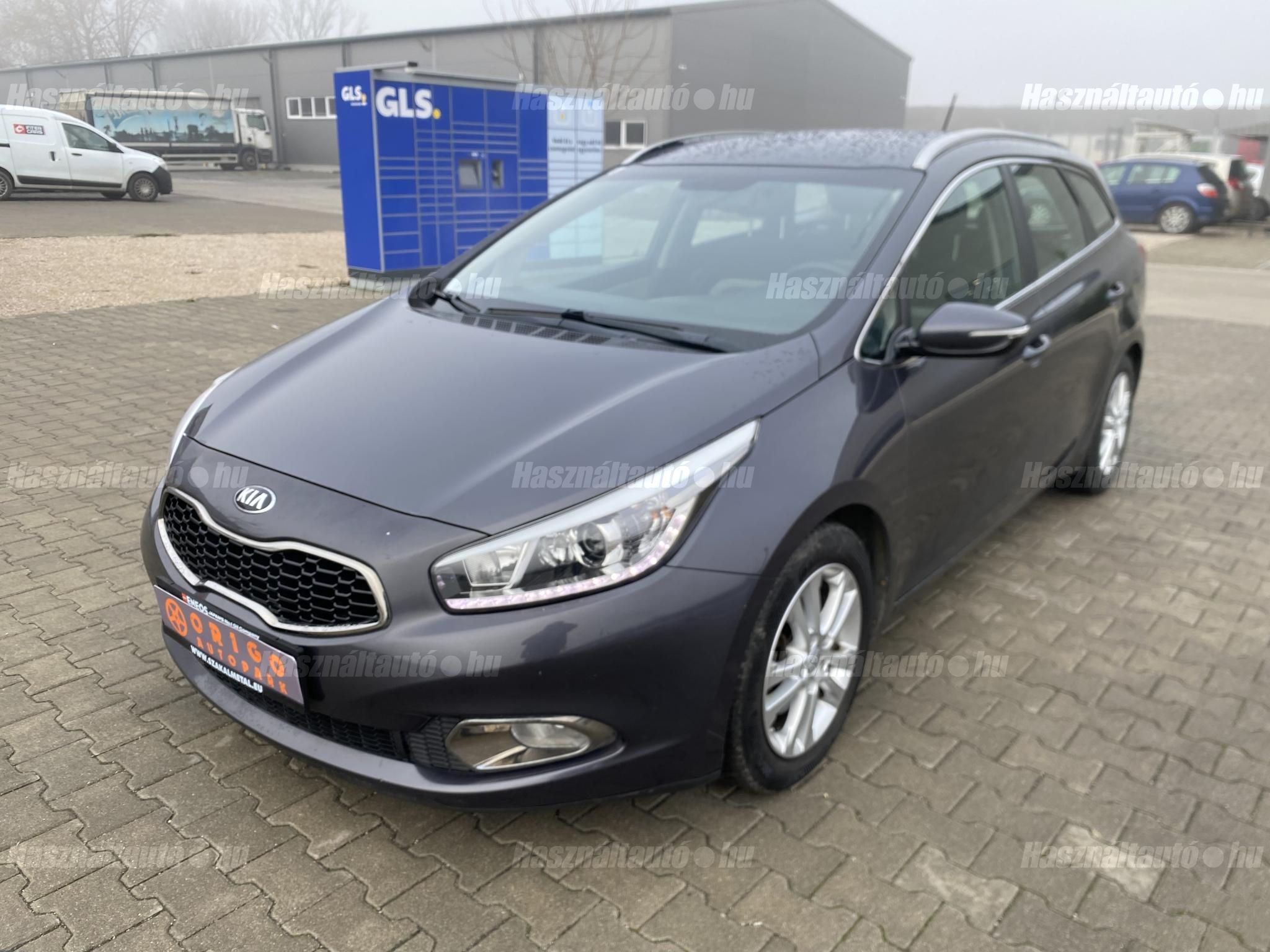 KIA CEE'D 2015/5 - 1