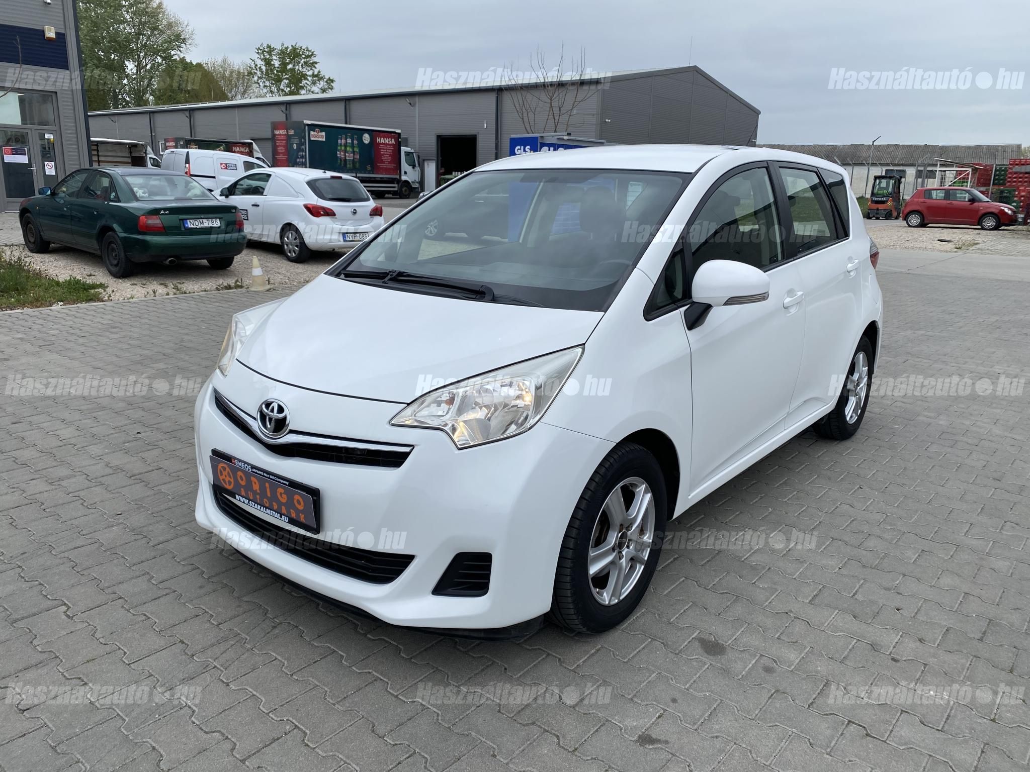 TOYOTA VERSO-S 2013/2 - 1