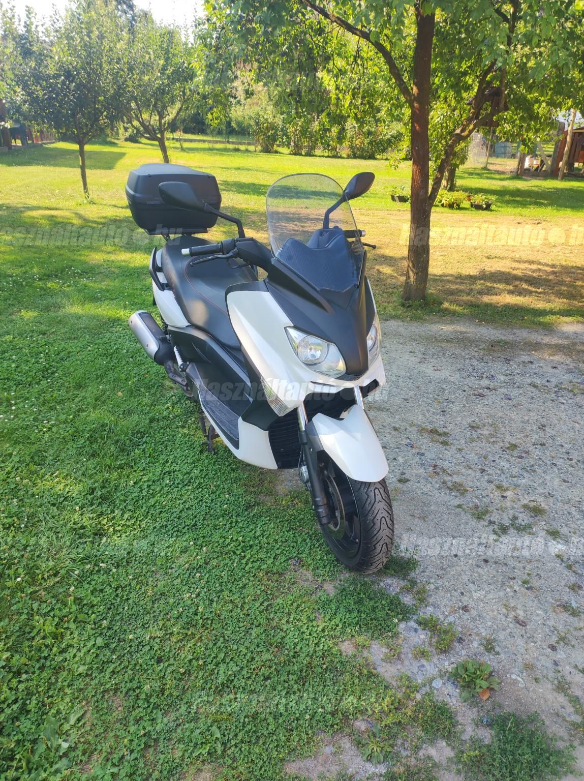 YAMAHA X-MAX 125 2010/4 - 1
