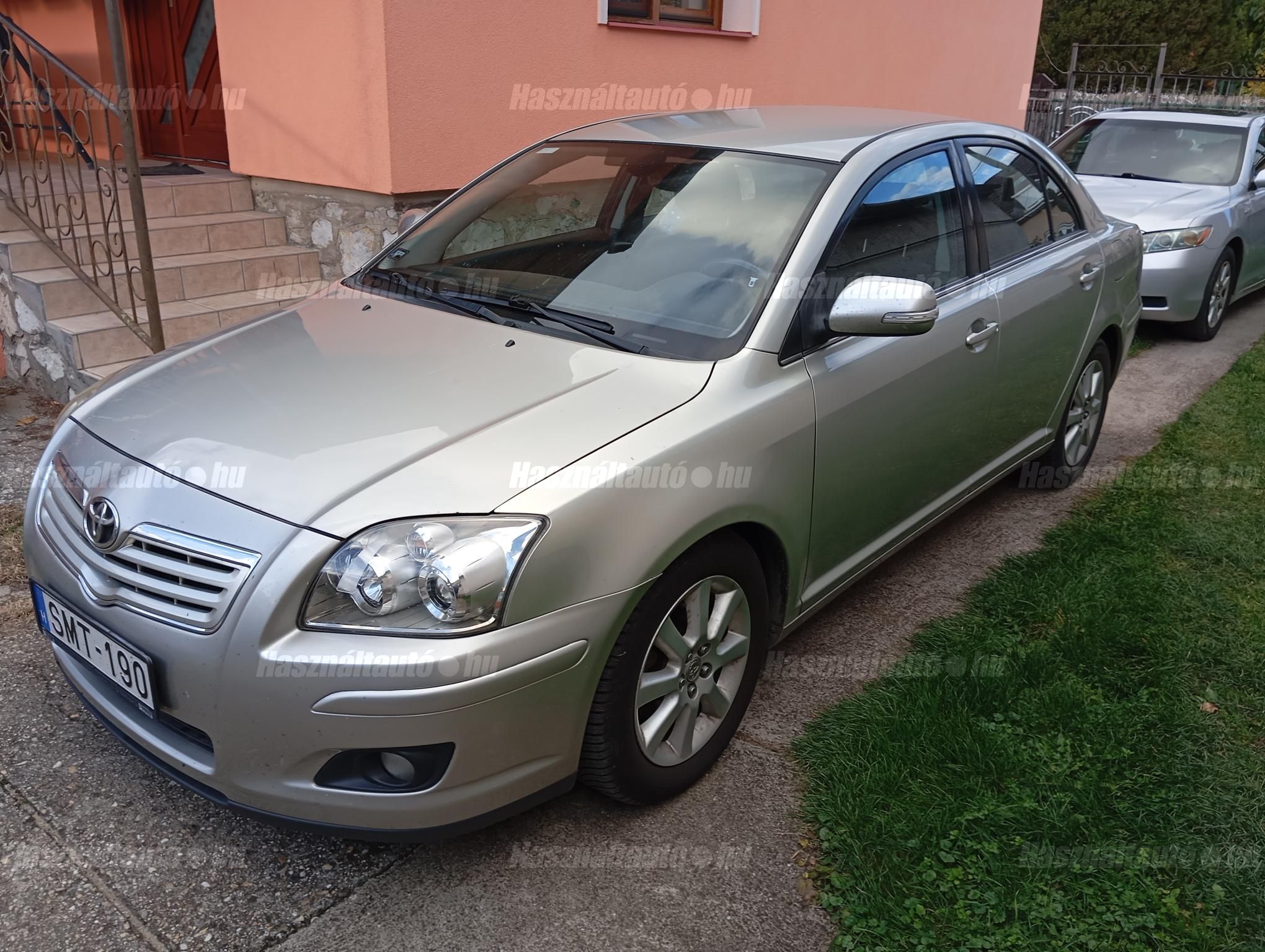 TOYOTA AVENSIS 2008/10 - 1