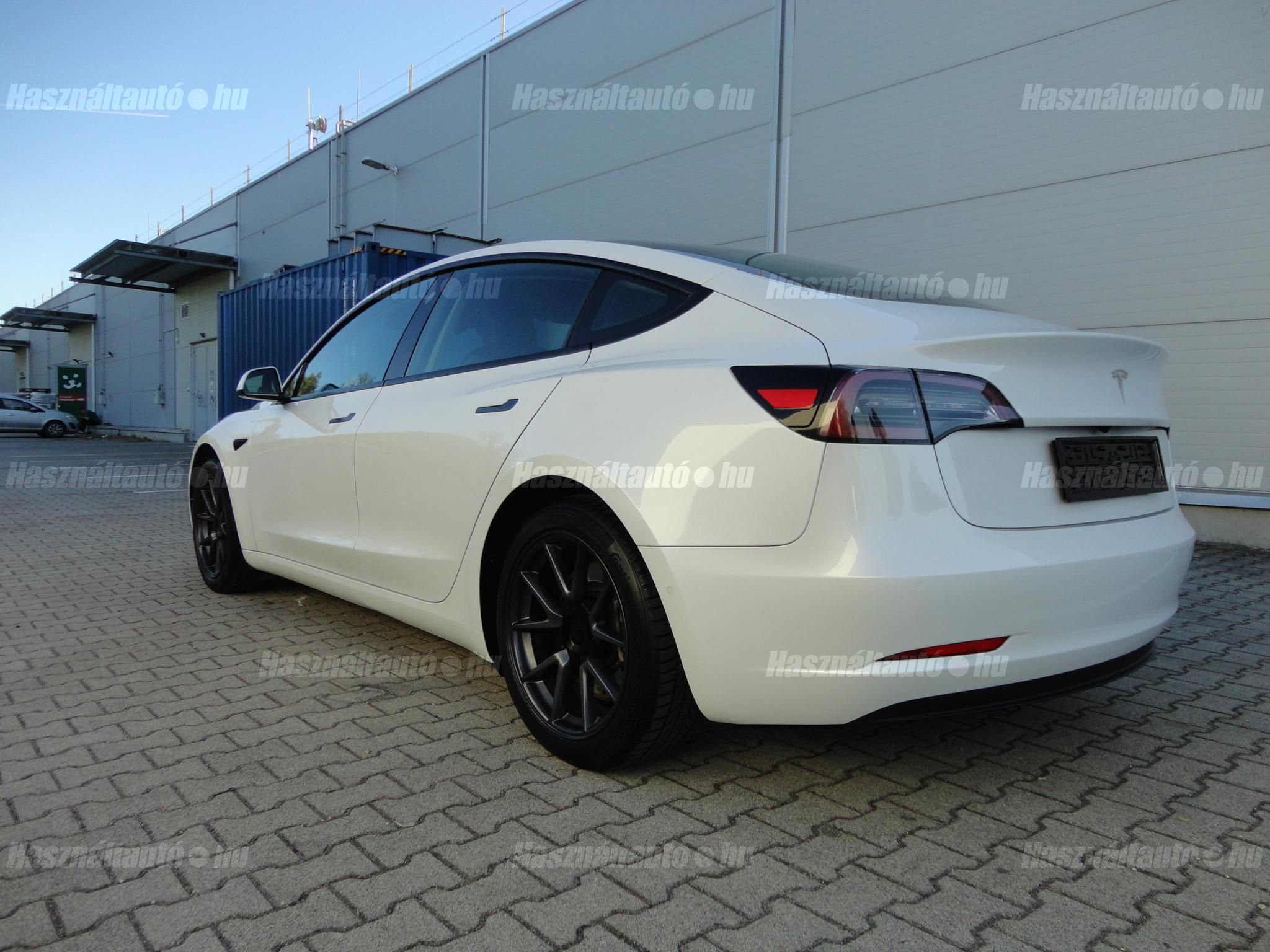 TESLA MODEL 3 2021/5 - 1