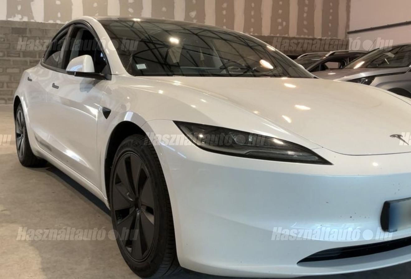 TESLA MODEL 3 2023/11 - 1