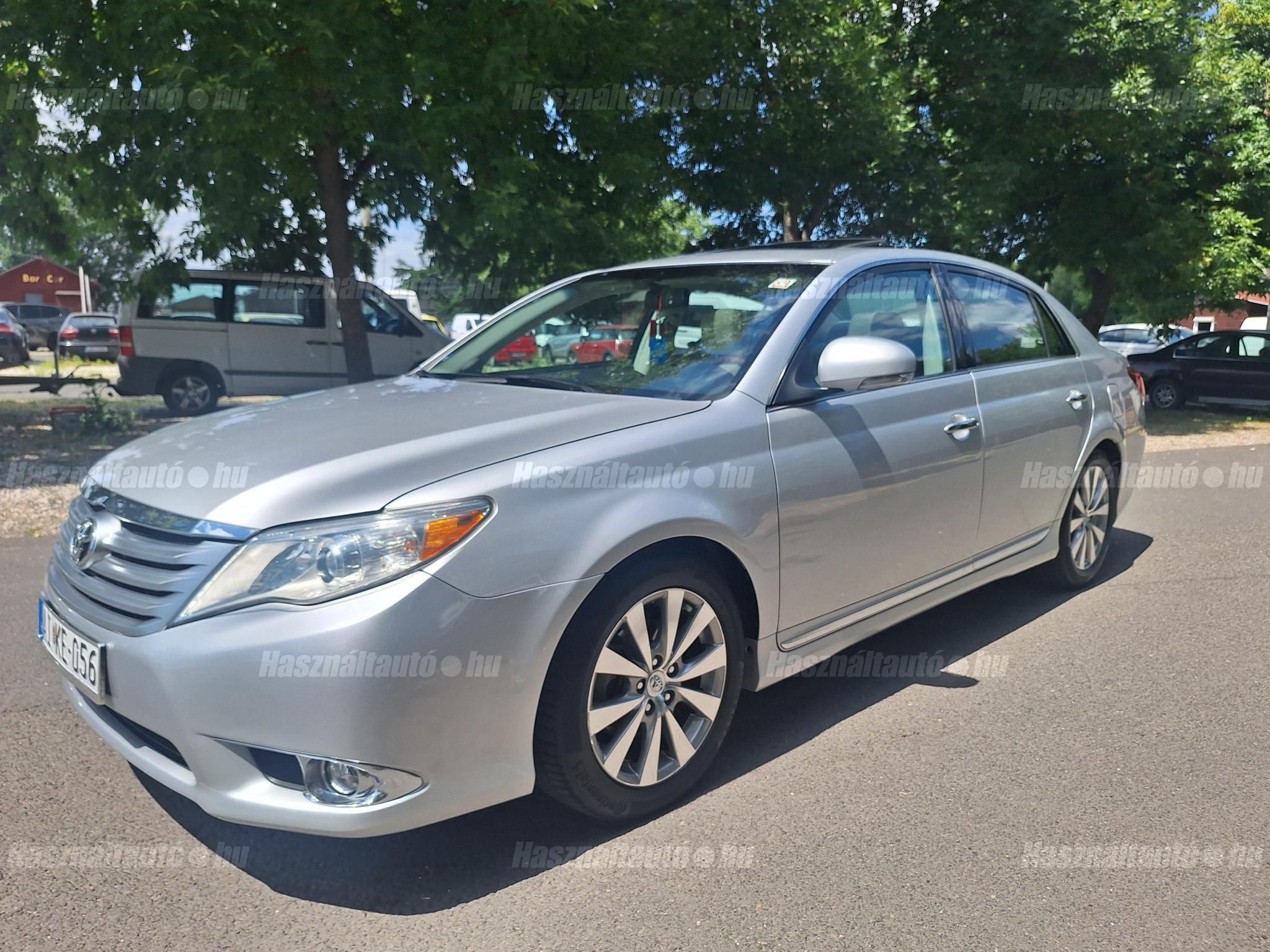 TOYOTA AVALON 2011/12 - 1