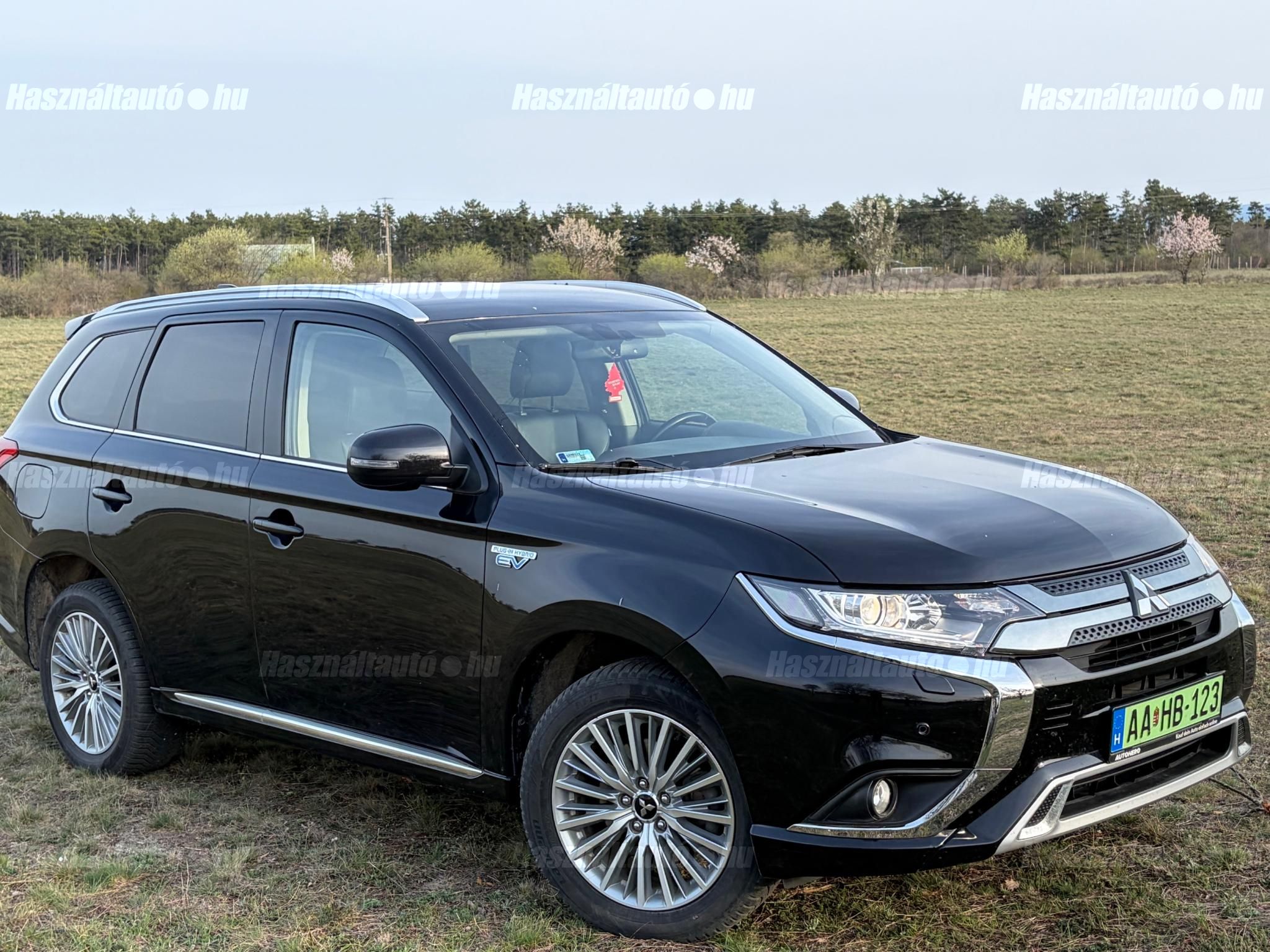 MITSUBISHI OUTLANDER 2020/6 - 1