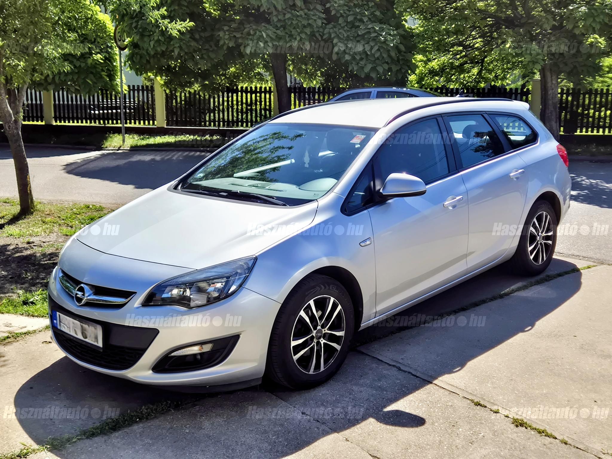 OPEL ASTRA J 2015/4 - 1