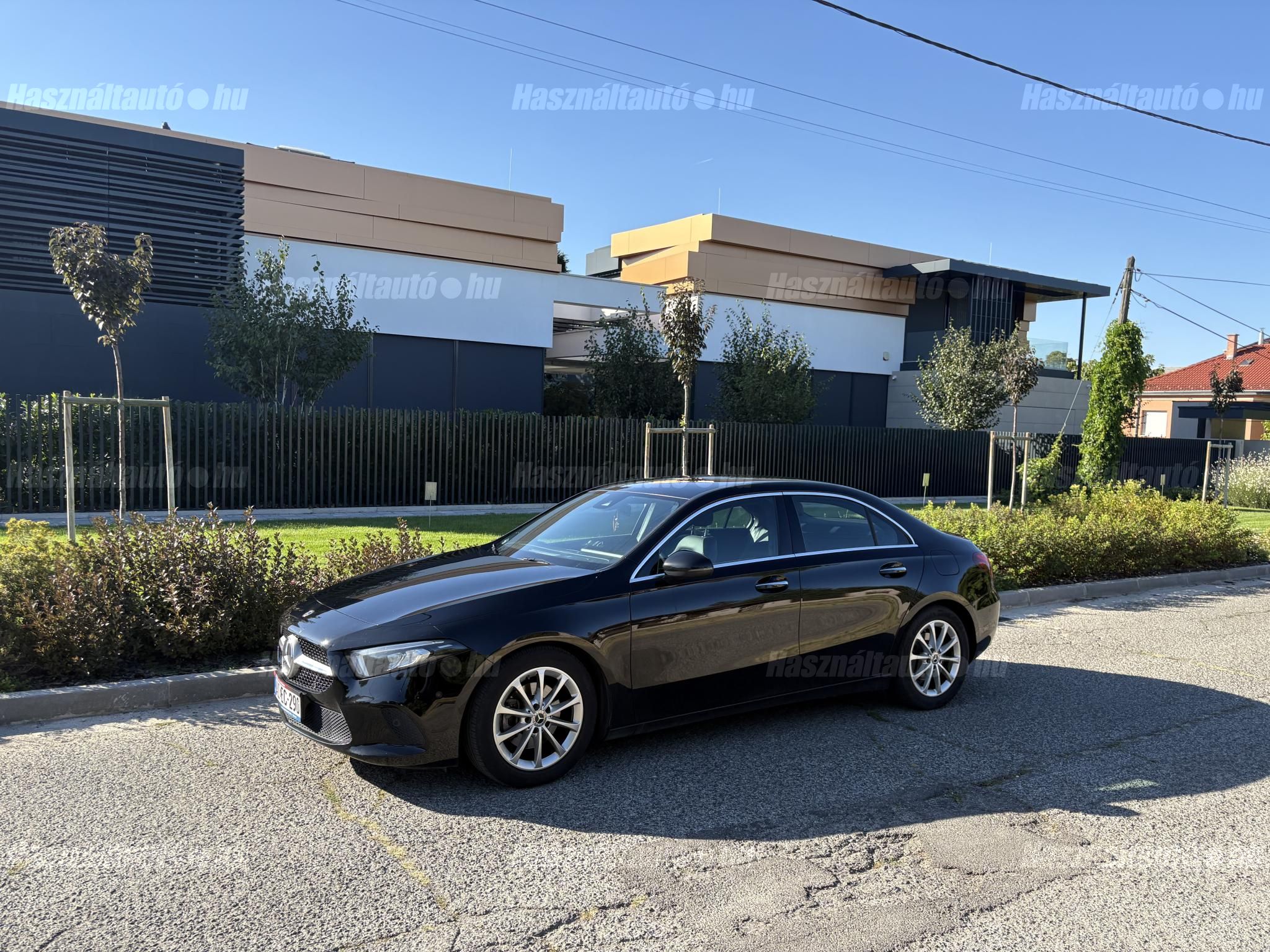 MERCEDES-BENZ A 200 2019 - 1