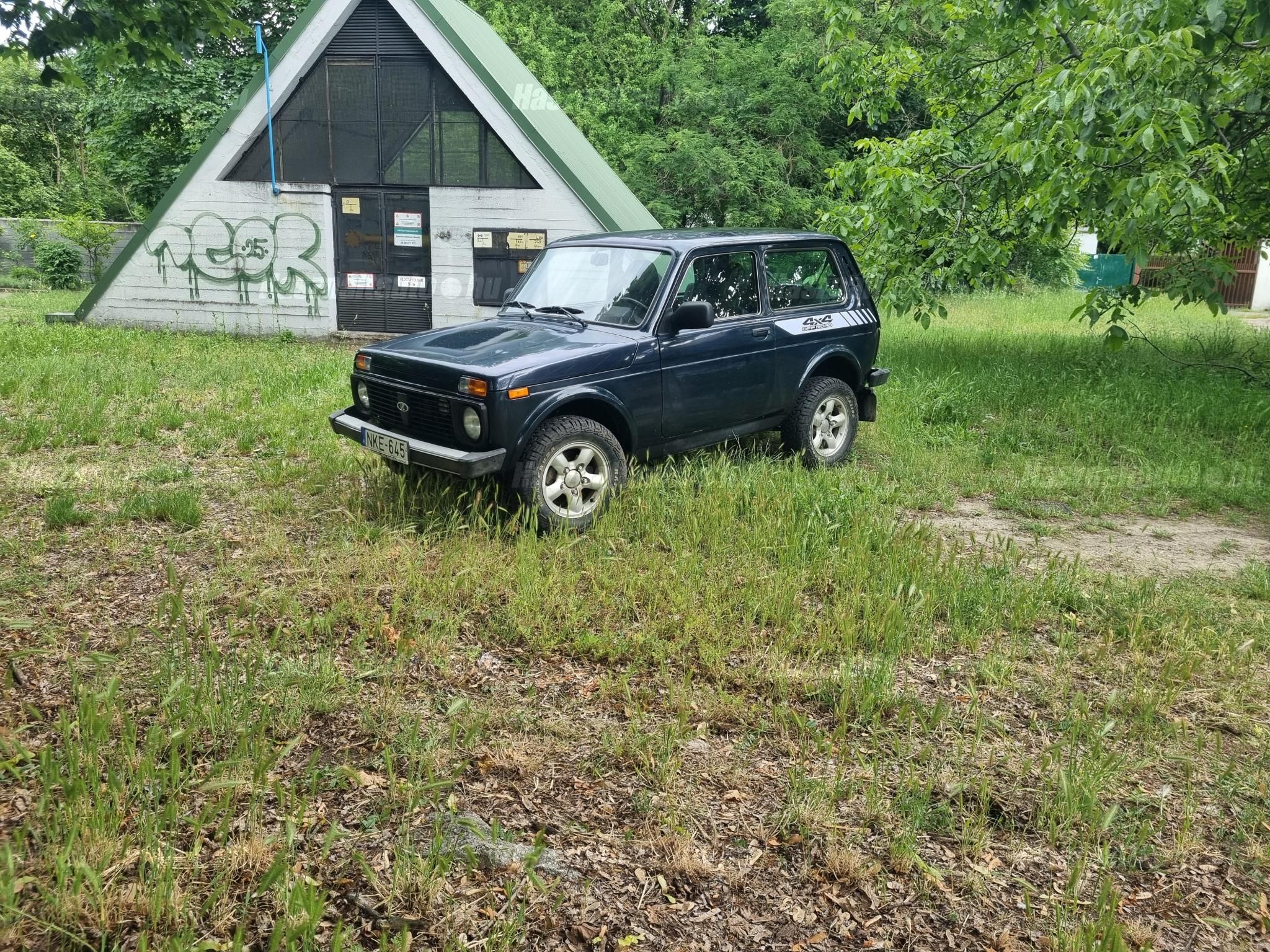 LADA NIVA 2015/12 - 1
