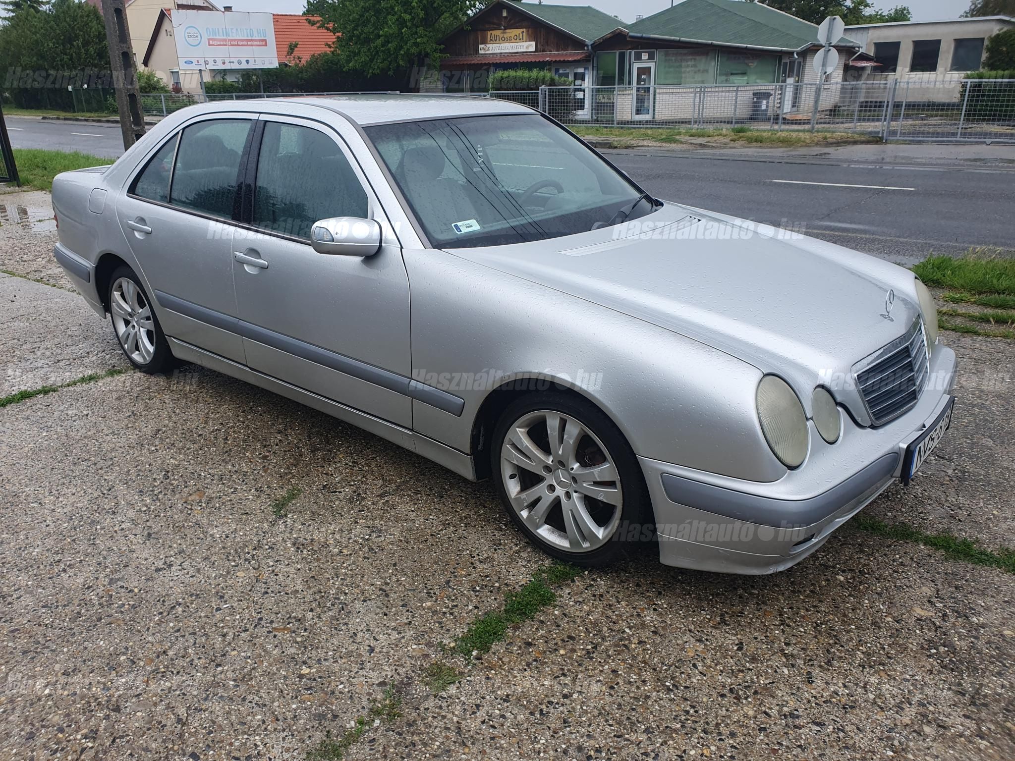 MERCEDES-BENZ E 220 2001 - 1