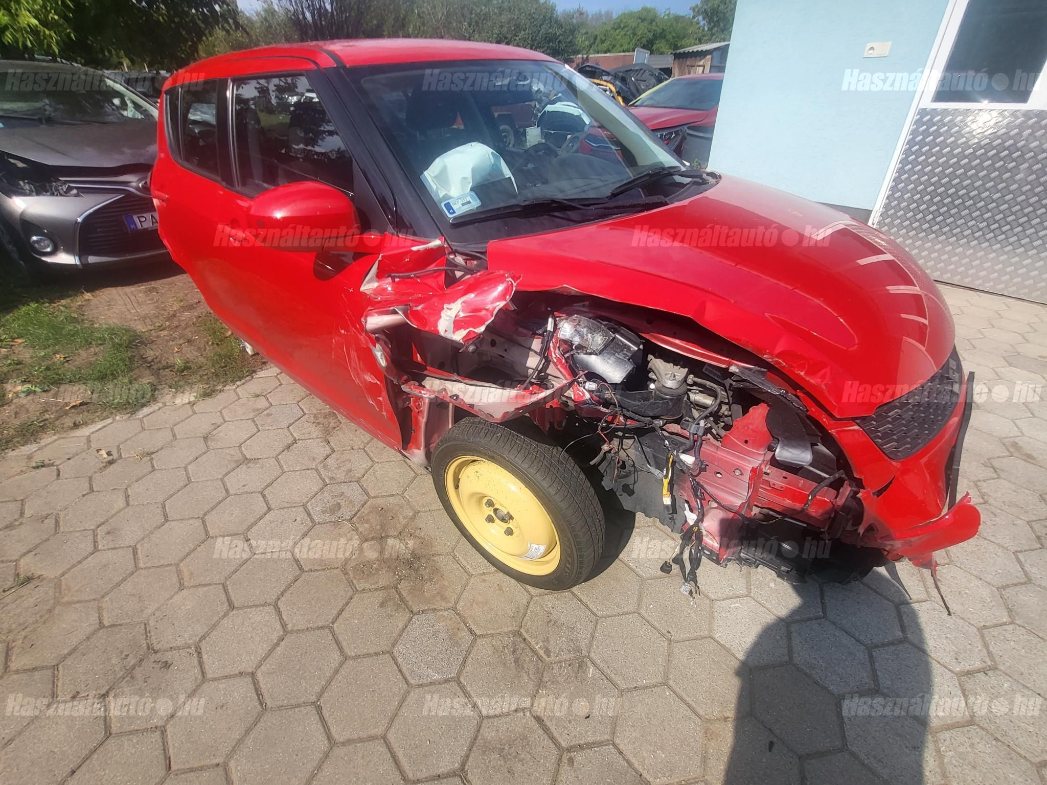 SUZUKI SWIFT 2015/6 - 1