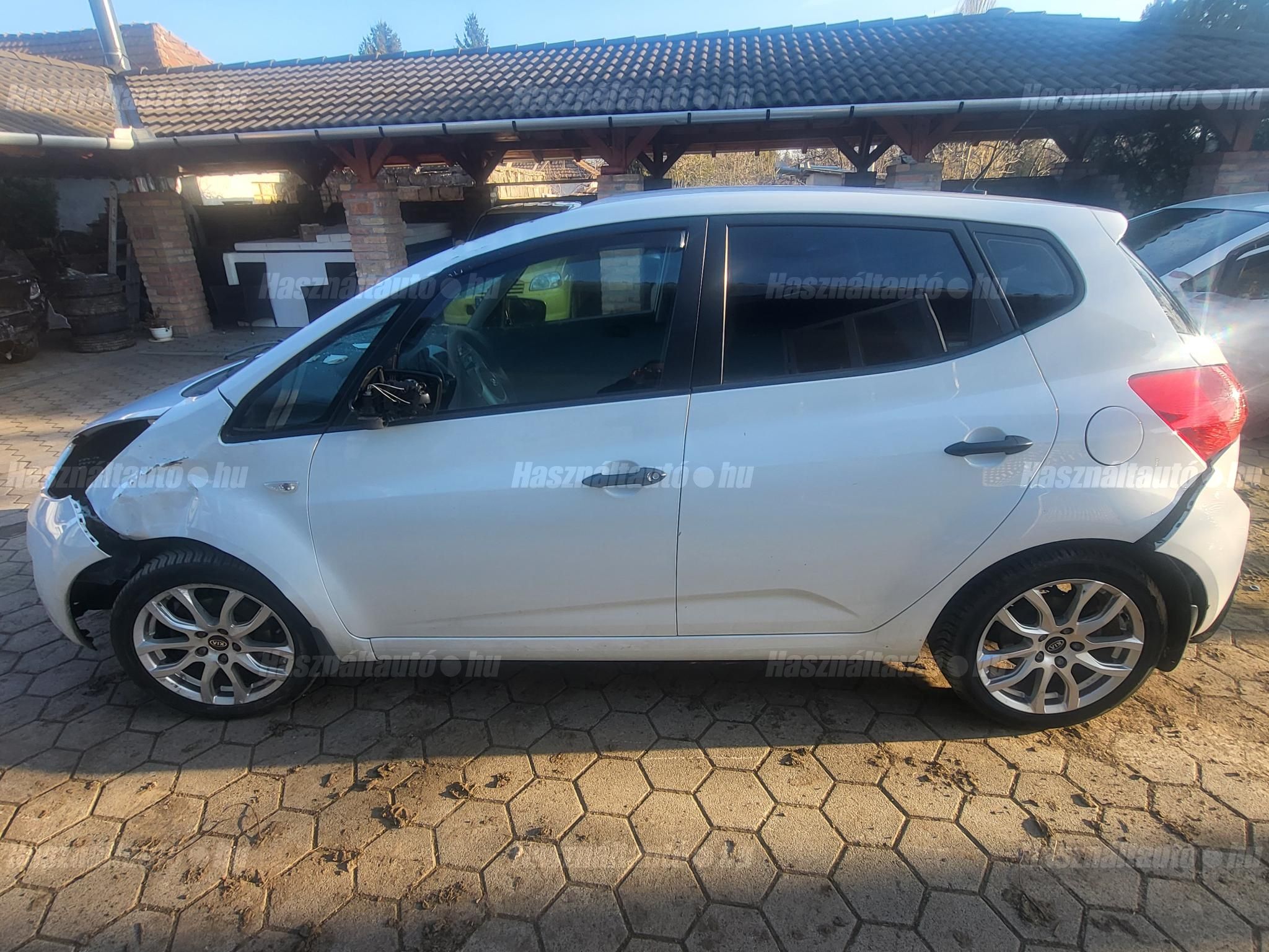 KIA VENGA 2011/6 - 1