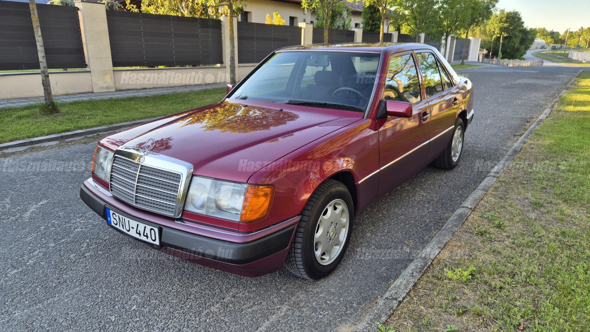 MERCEDES-BENZ E 200 1993/3 - 1