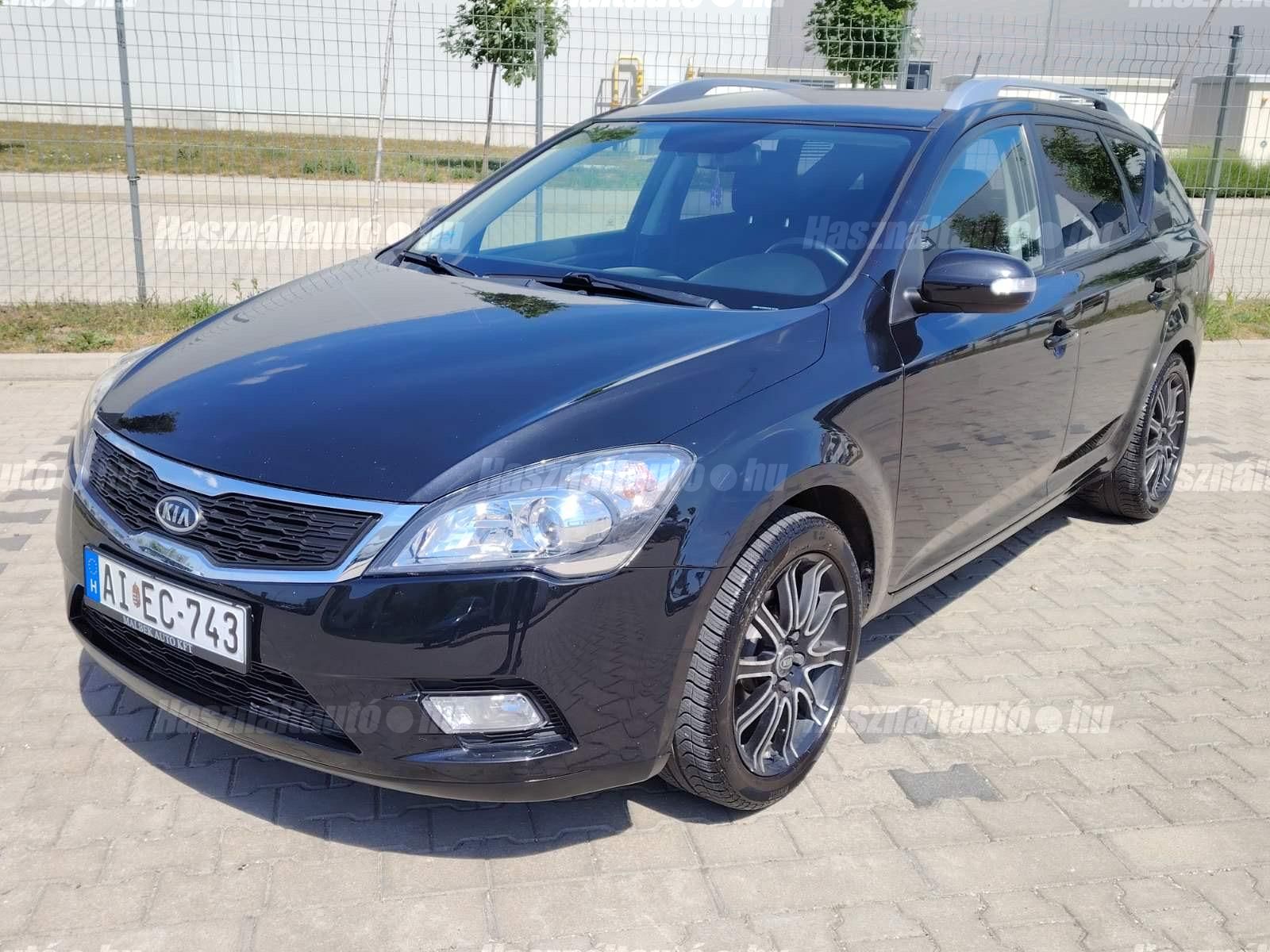 KIA CEE'D 2011/8 - 1