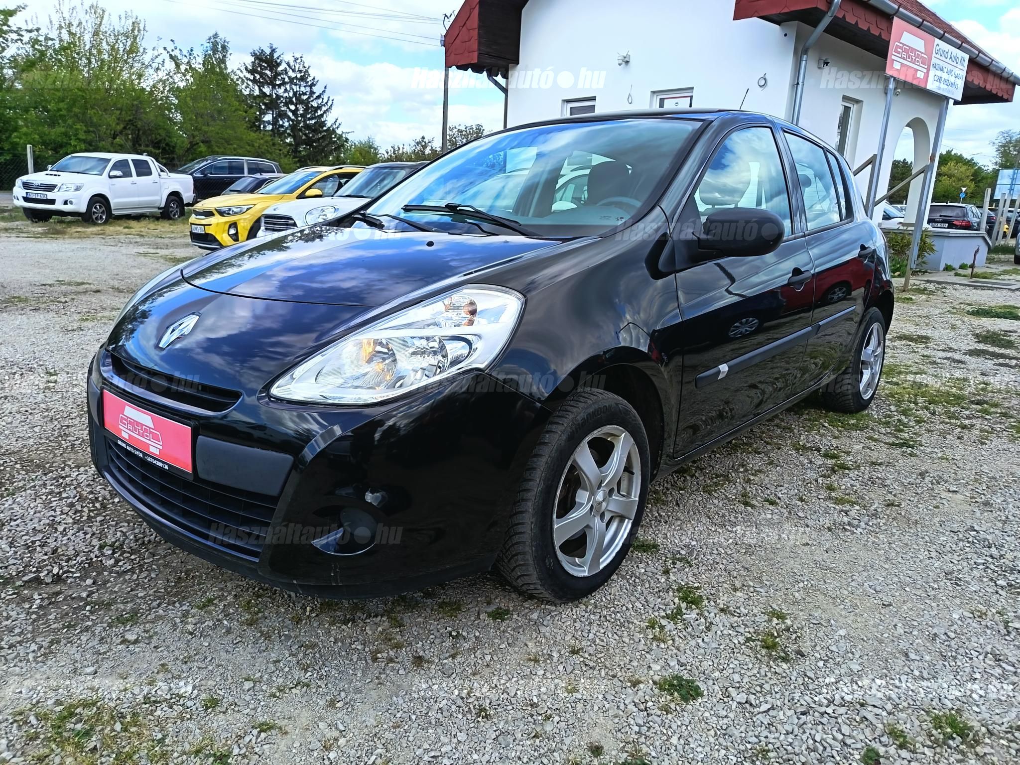 RENAULT CLIO 2010/9 - 1