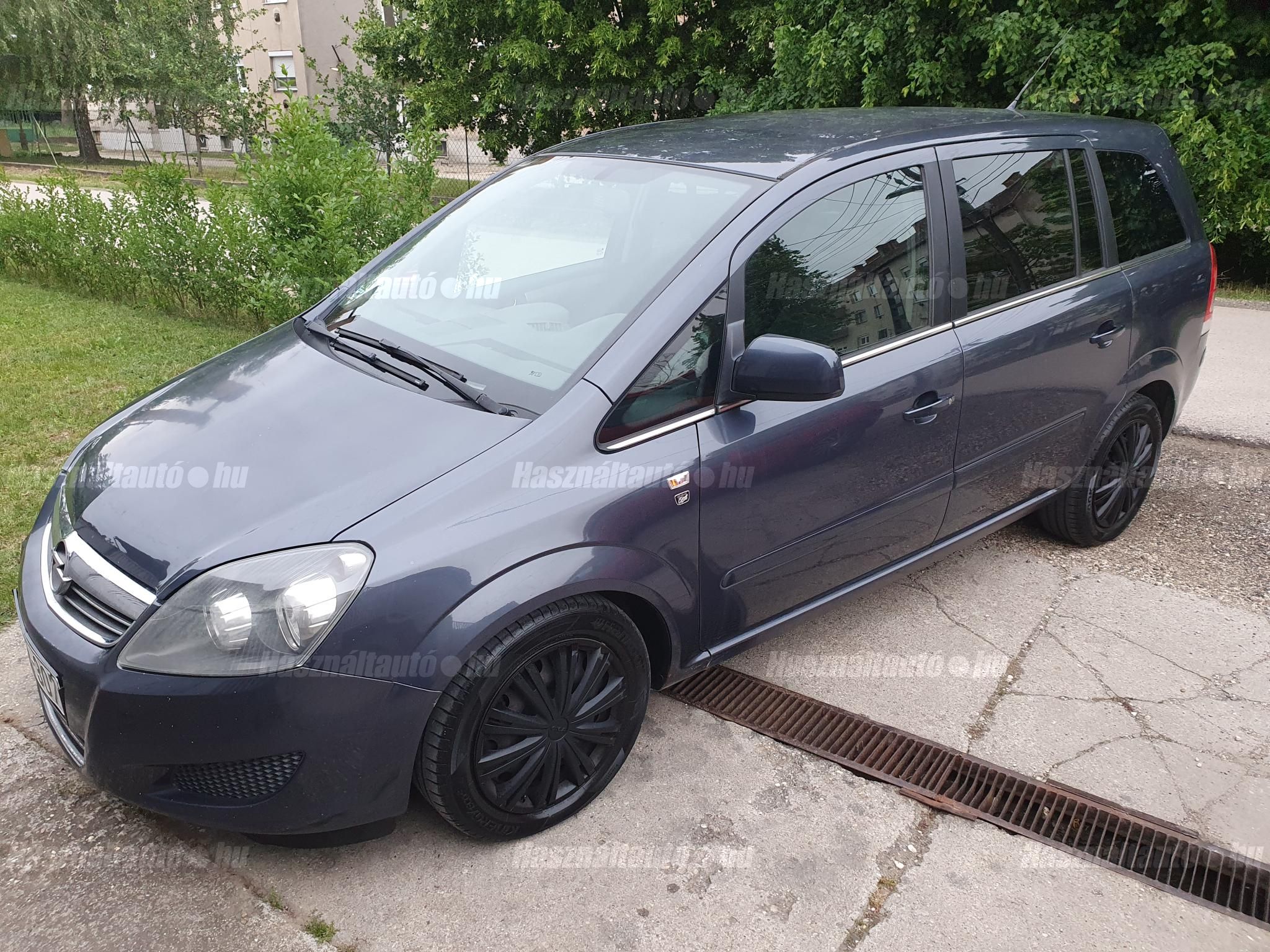 OPEL ZAFIRA B 2010/3 - 1