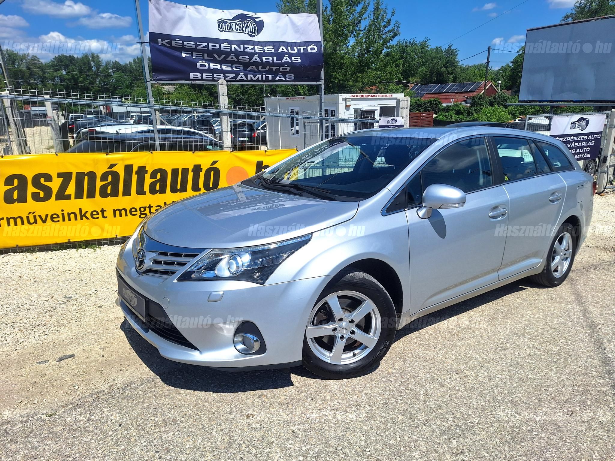 TOYOTA AVENSIS 2013/4 - 1