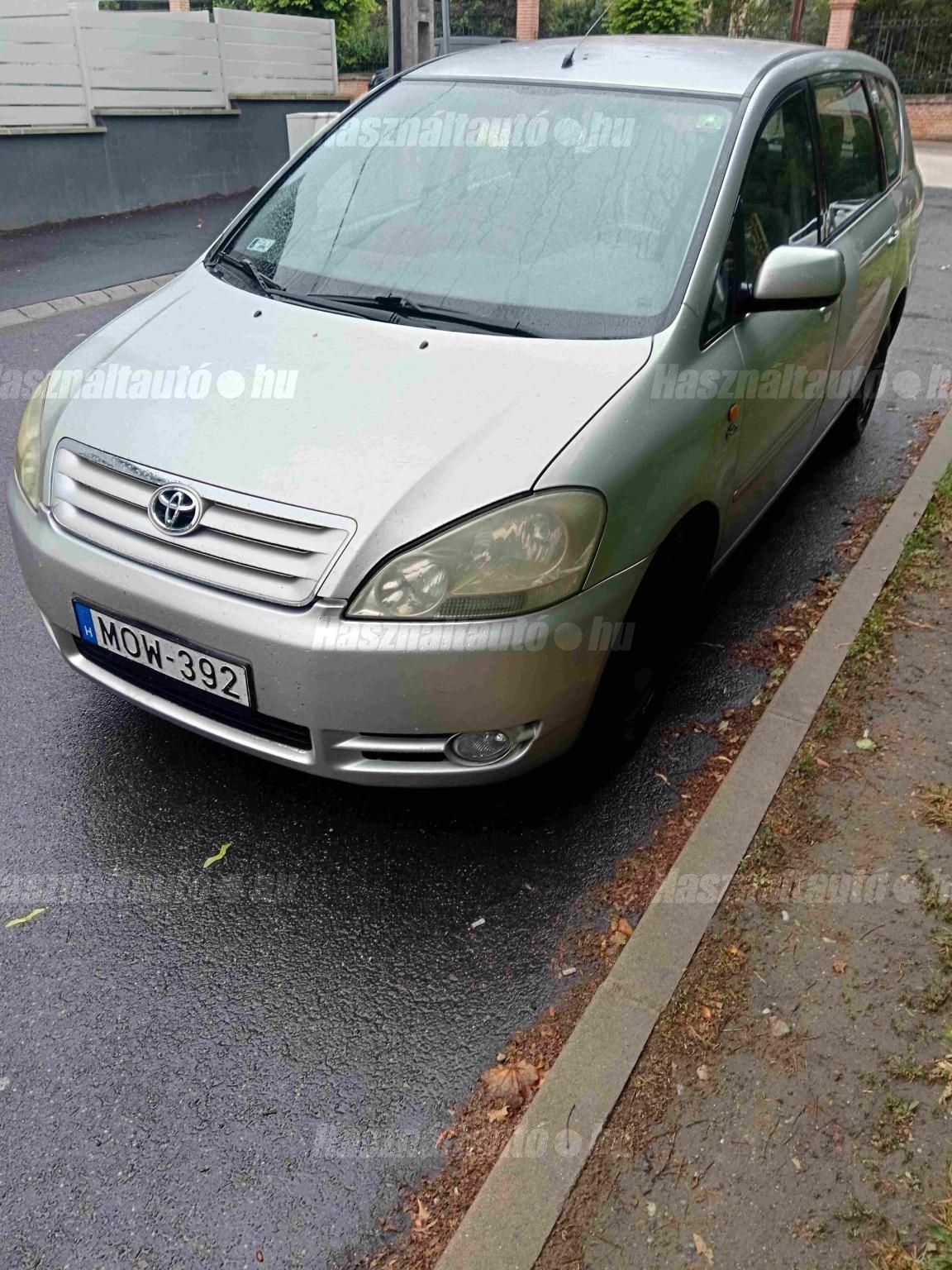 TOYOTA AVENSIS VERSO 2002/5 - 1