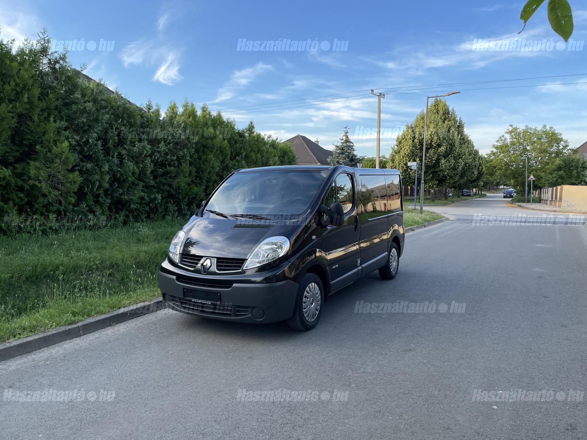 RENAULT TRAFIC 2013/11 - 1