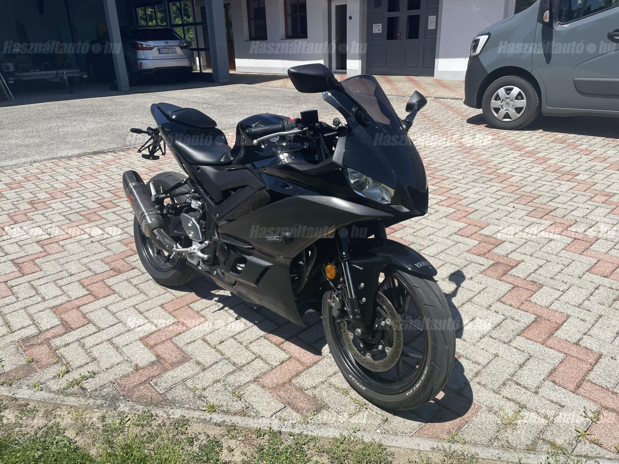 YAMAHA YZF R3 2023/5 - 1