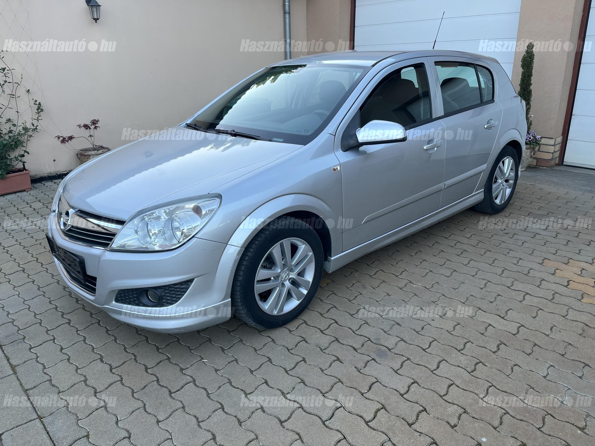 OPEL ASTRA H 2008/11 - 1