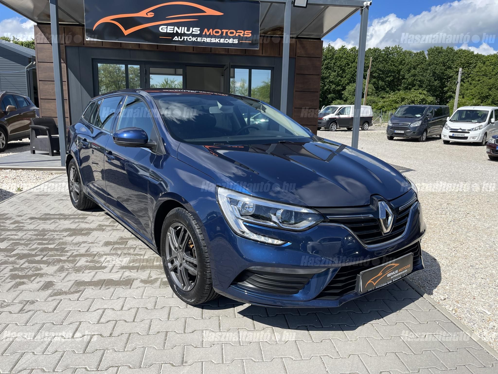 RENAULT MEGANE 2018/6 - 1