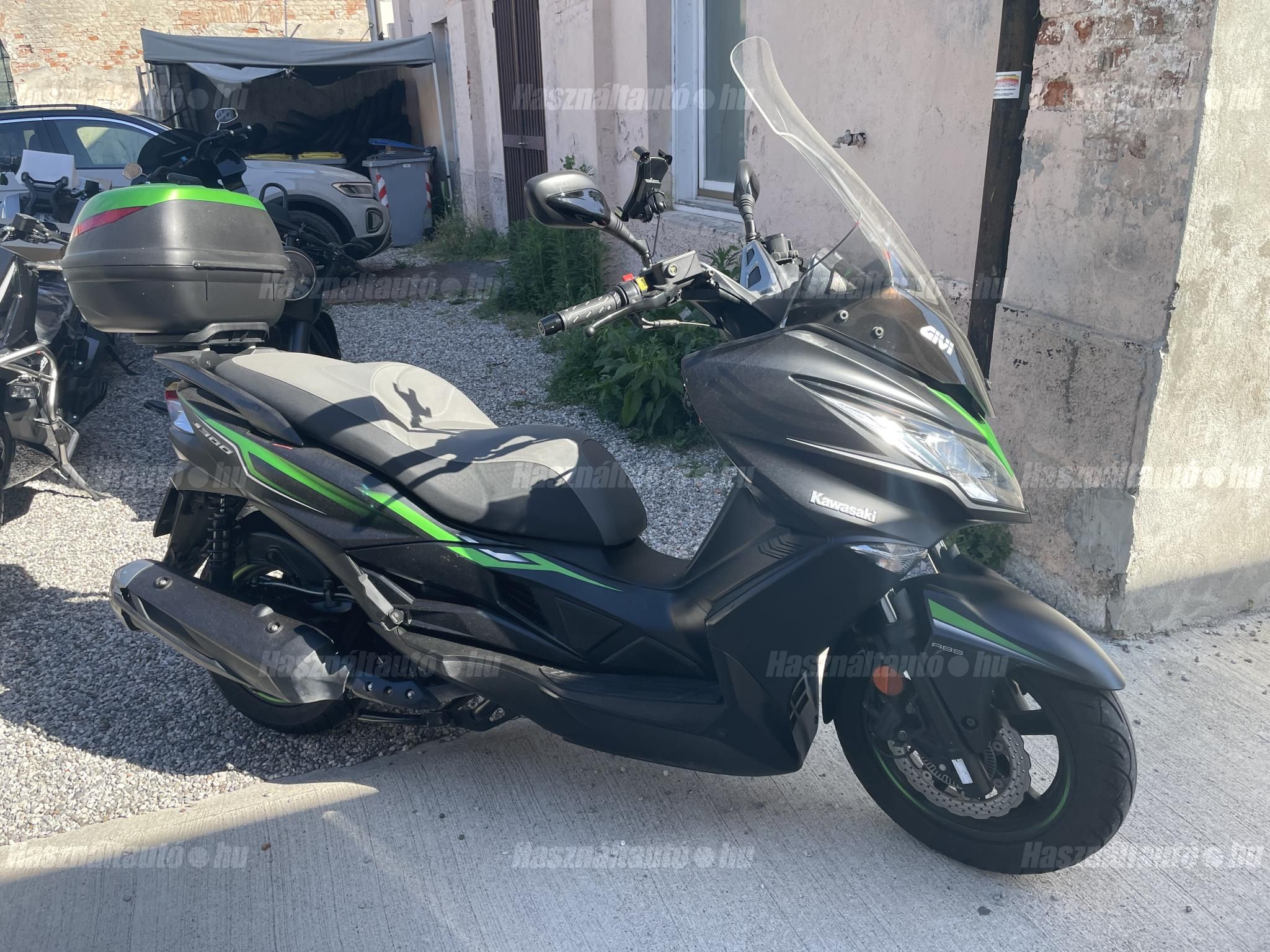 KAWASAKI J 300 2019/6 - 1