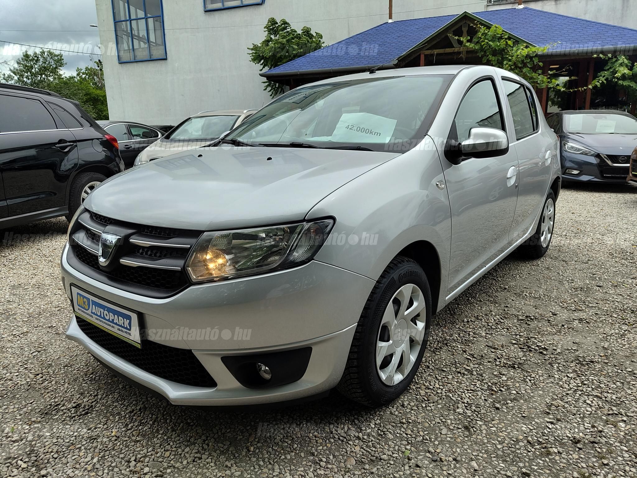 DACIA SANDERO 2016/11 - 1