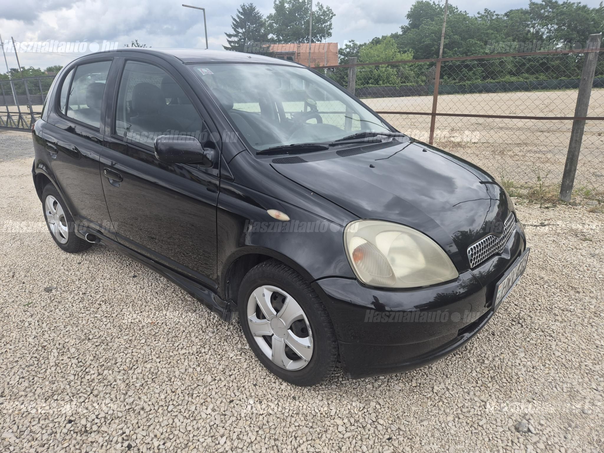 TOYOTA YARIS 2001/11 - 1