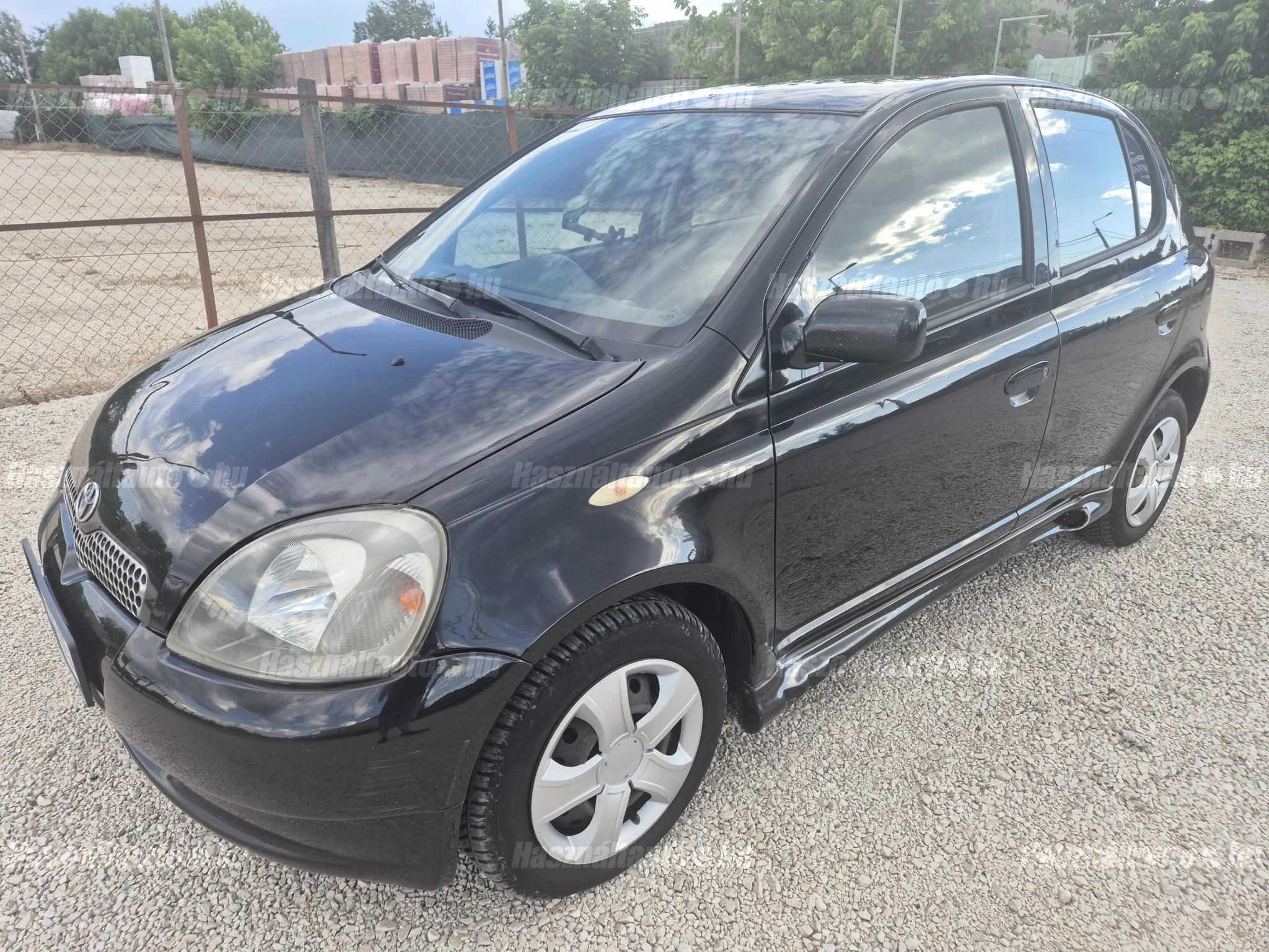 TOYOTA YARIS 2001/11 - 1