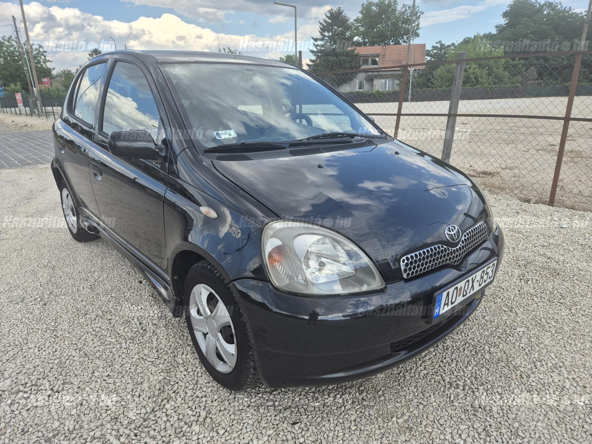 TOYOTA YARIS 2001/11 - 1