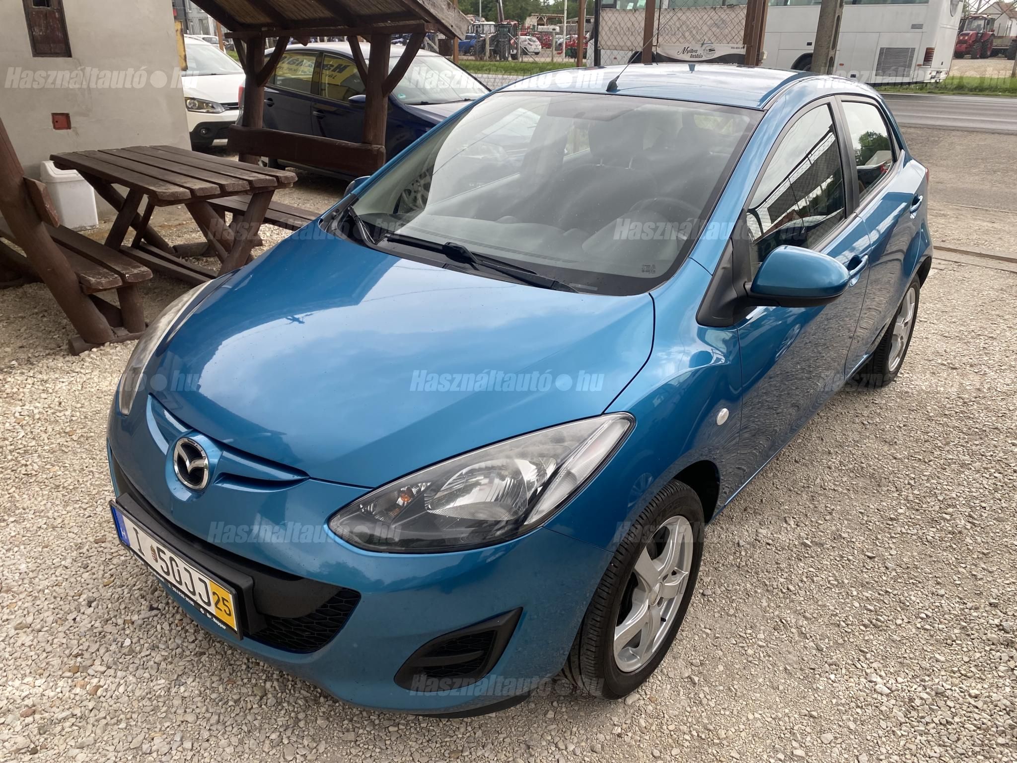 MAZDA 2 2010 - 1