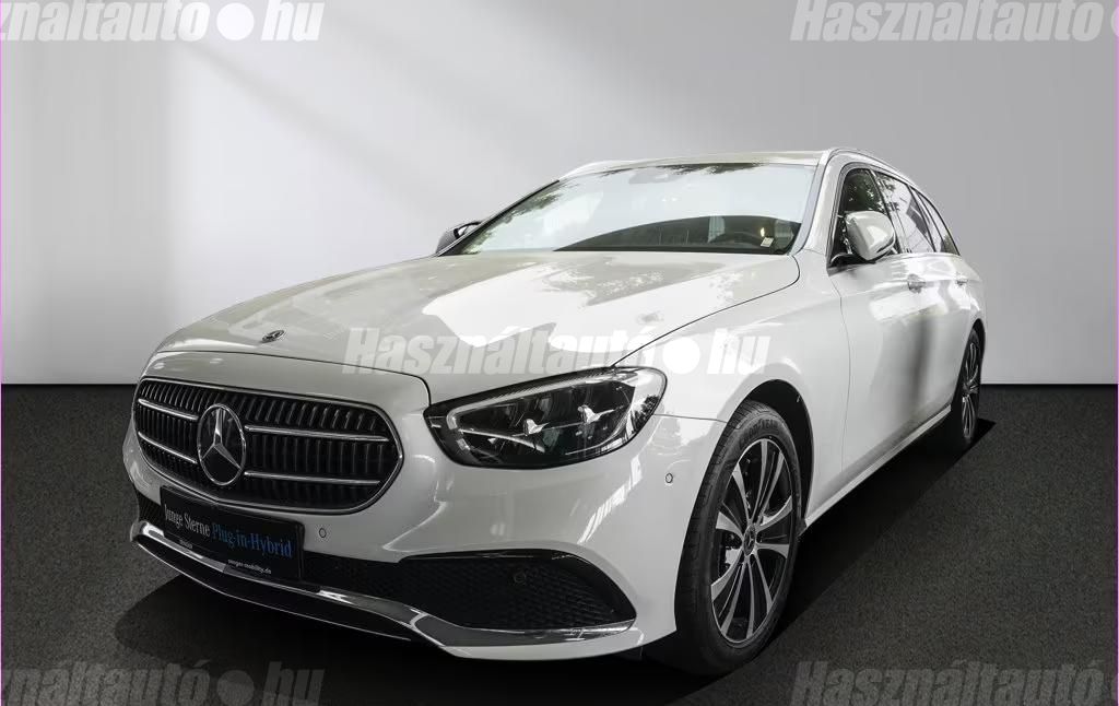 MERCEDES-BENZ E 300 2022/11 - 1