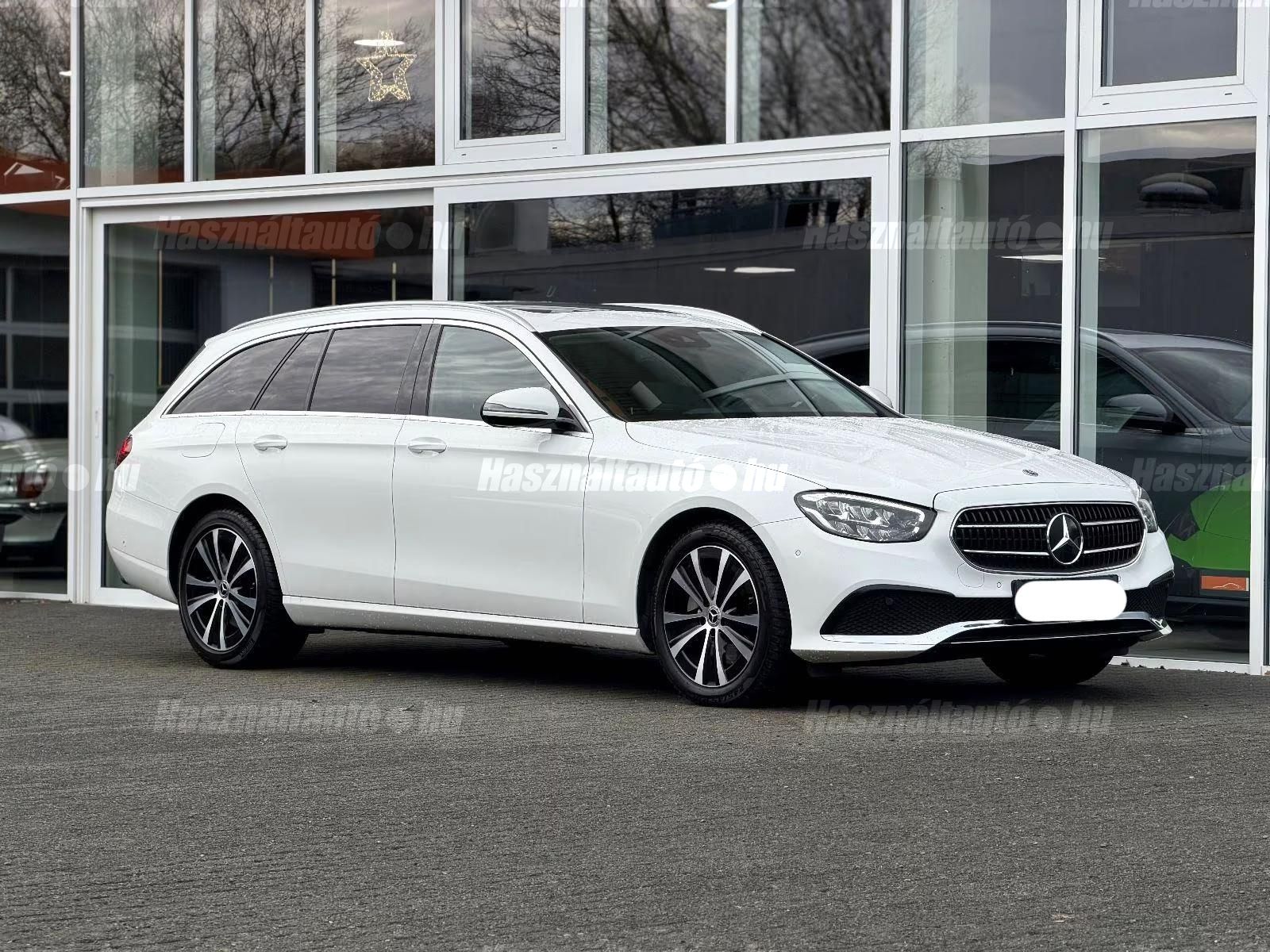 MERCEDES-BENZ E 300 2022/9 - 1