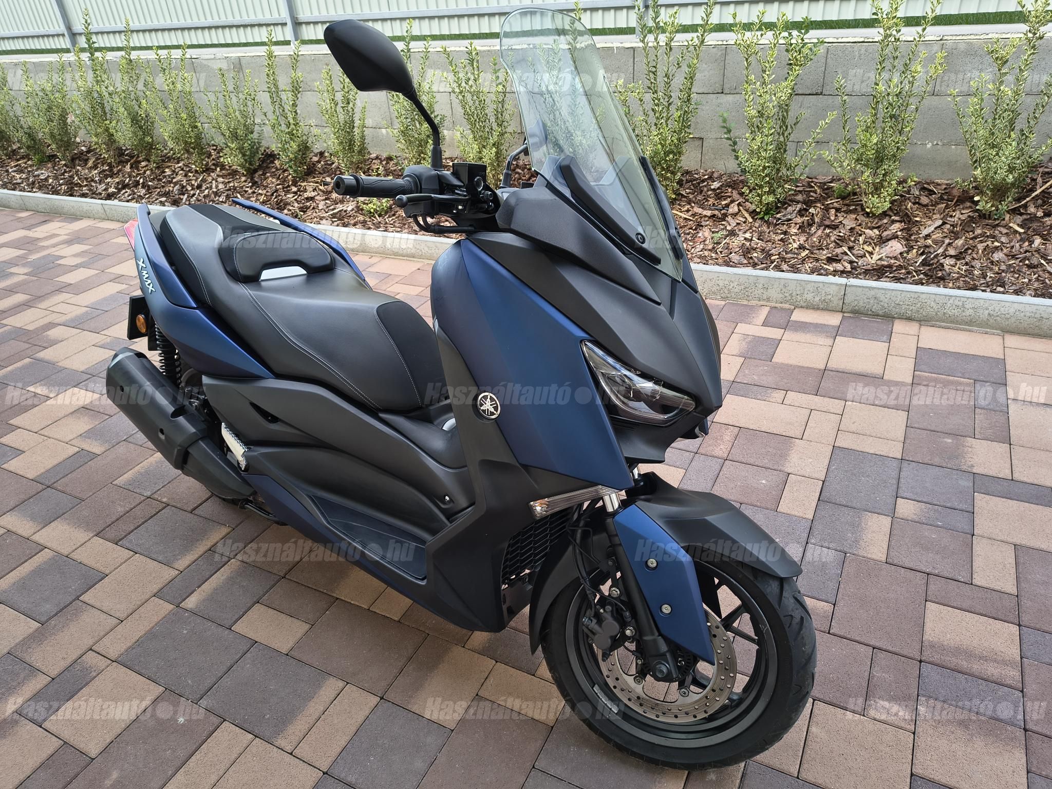 YAMAHA X-MAX 300 2019/10 - 1