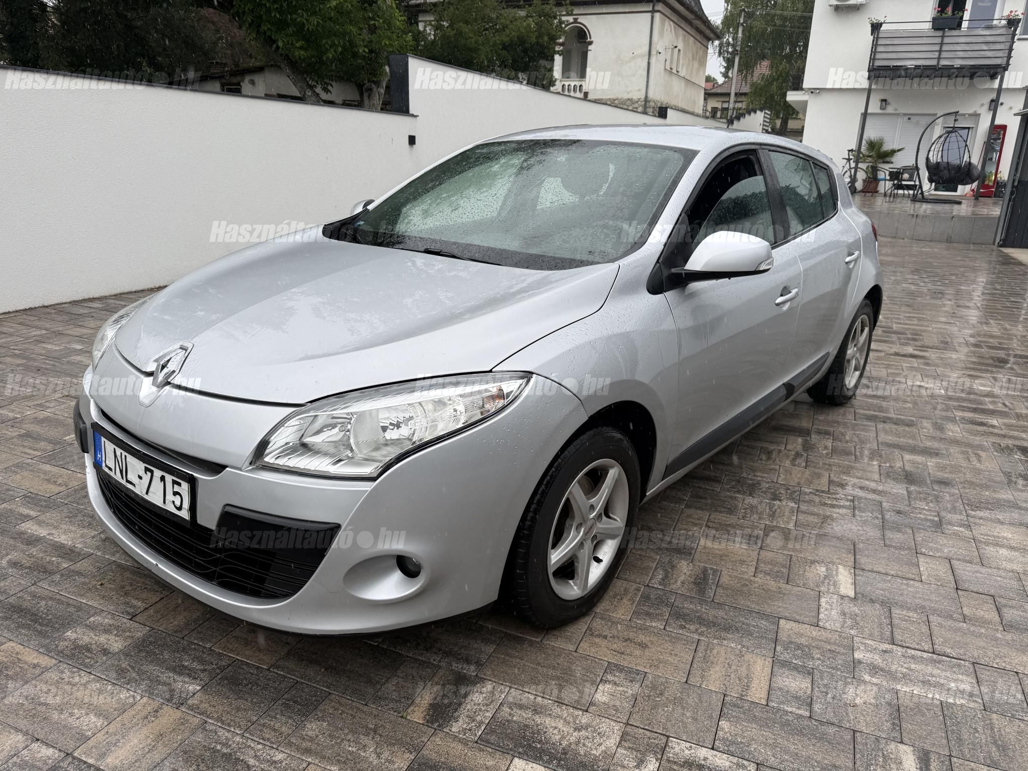 RENAULT MEGANE 2009/4 - 1