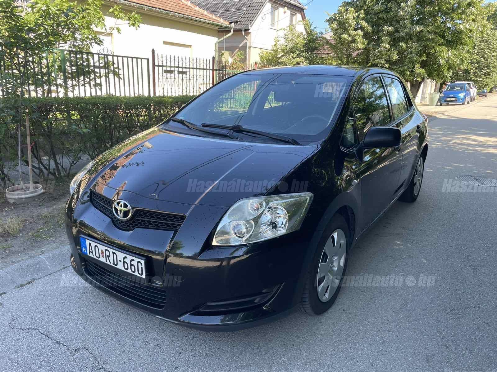 TOYOTA AURIS 2008/9 - 1
