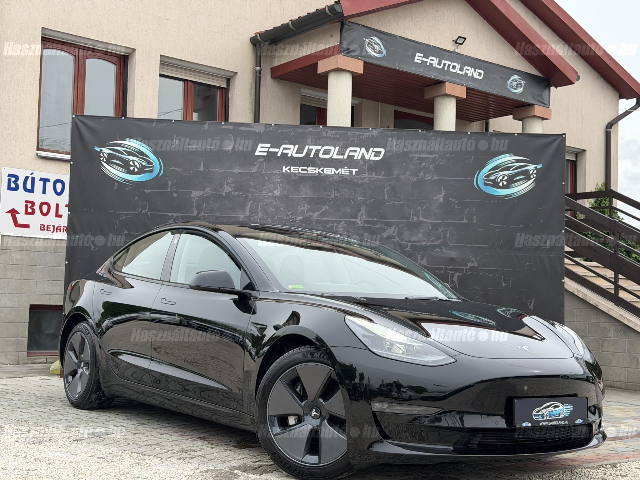 TESLA MODEL 3 2021/12 - 1