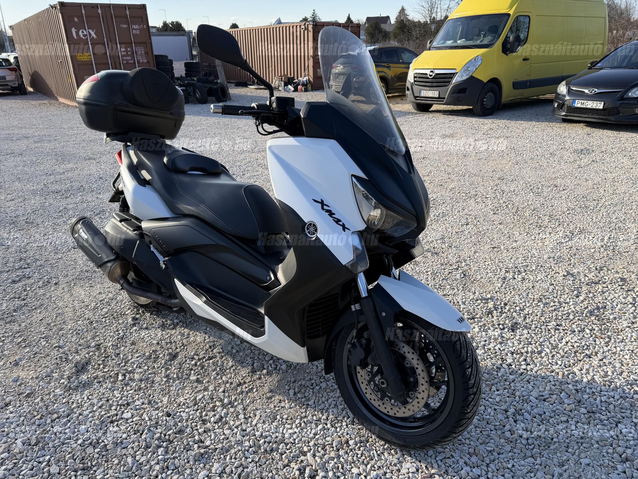 YAMAHA X-MAX 400 2013/4 - 1