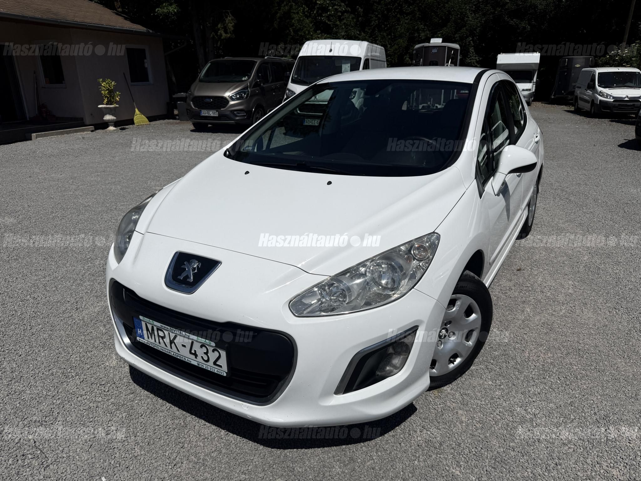 PEUGEOT 308 2011/12 - 1