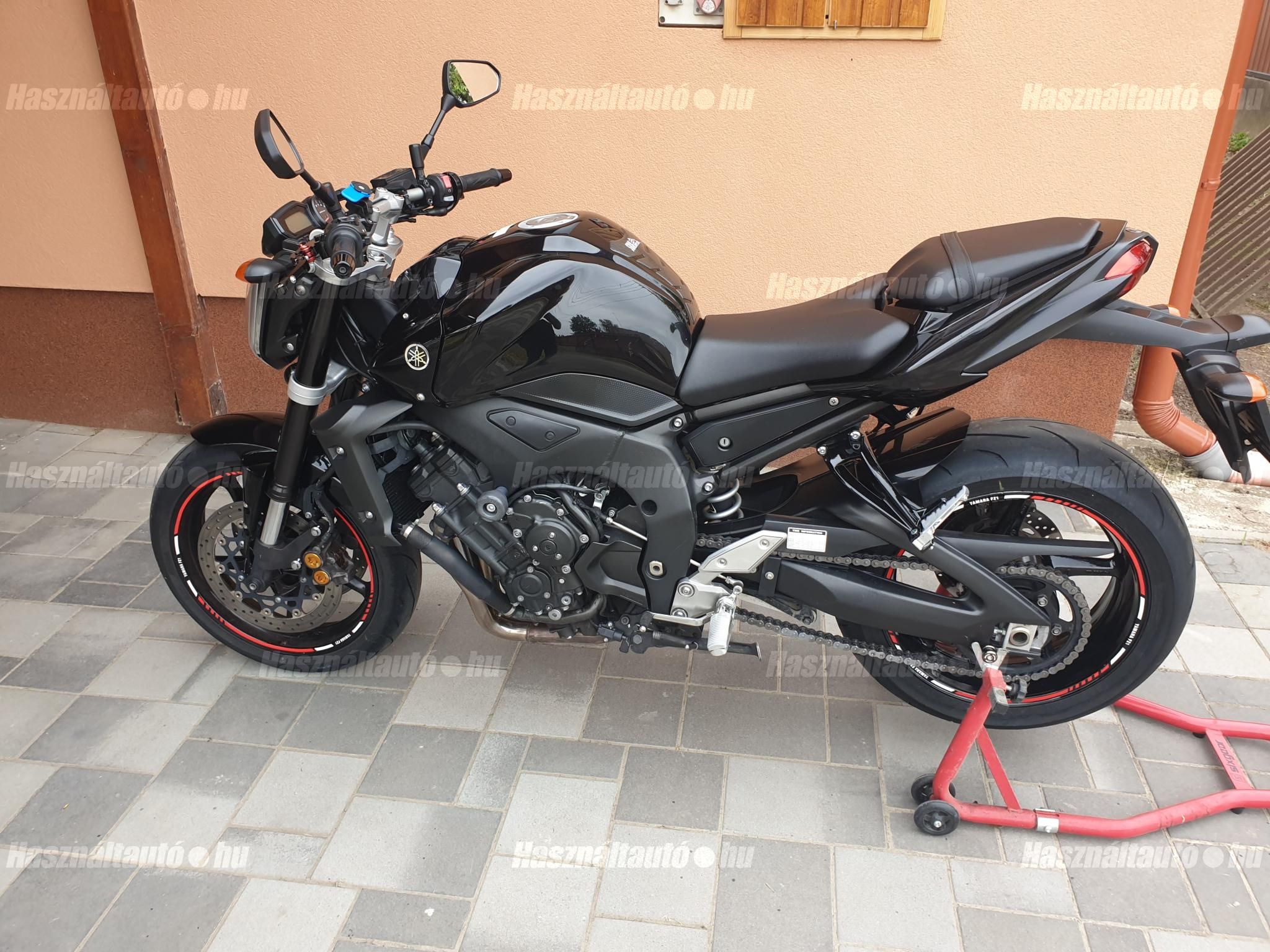 YAMAHA FZ1 2008/6 - 1