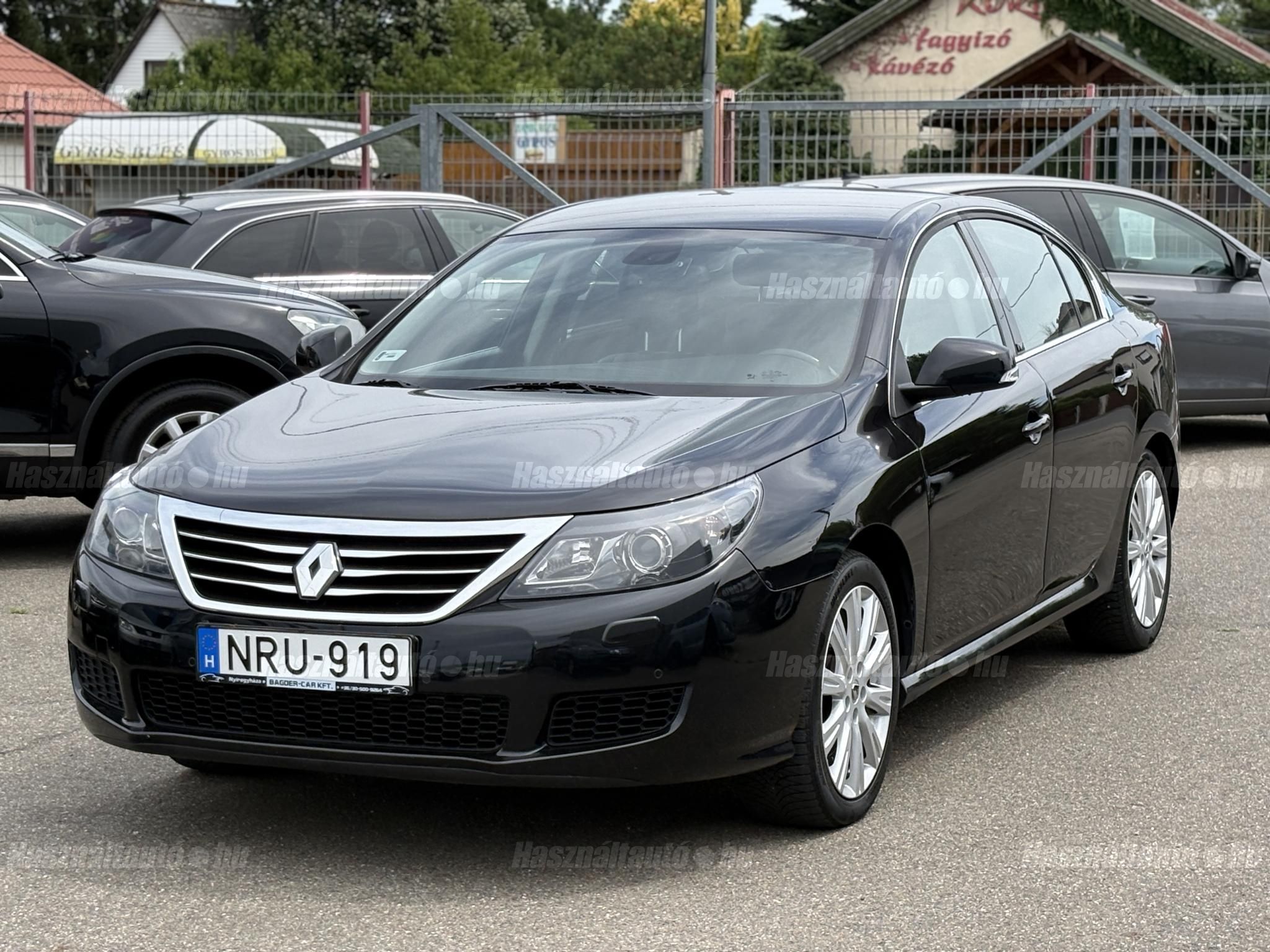 RENAULT LATITUDE 2012 - 1