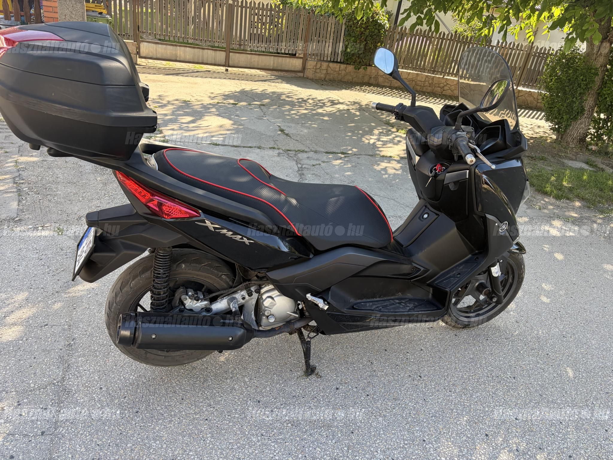 YAMAHA X-MAX 250 2015/8 - 1