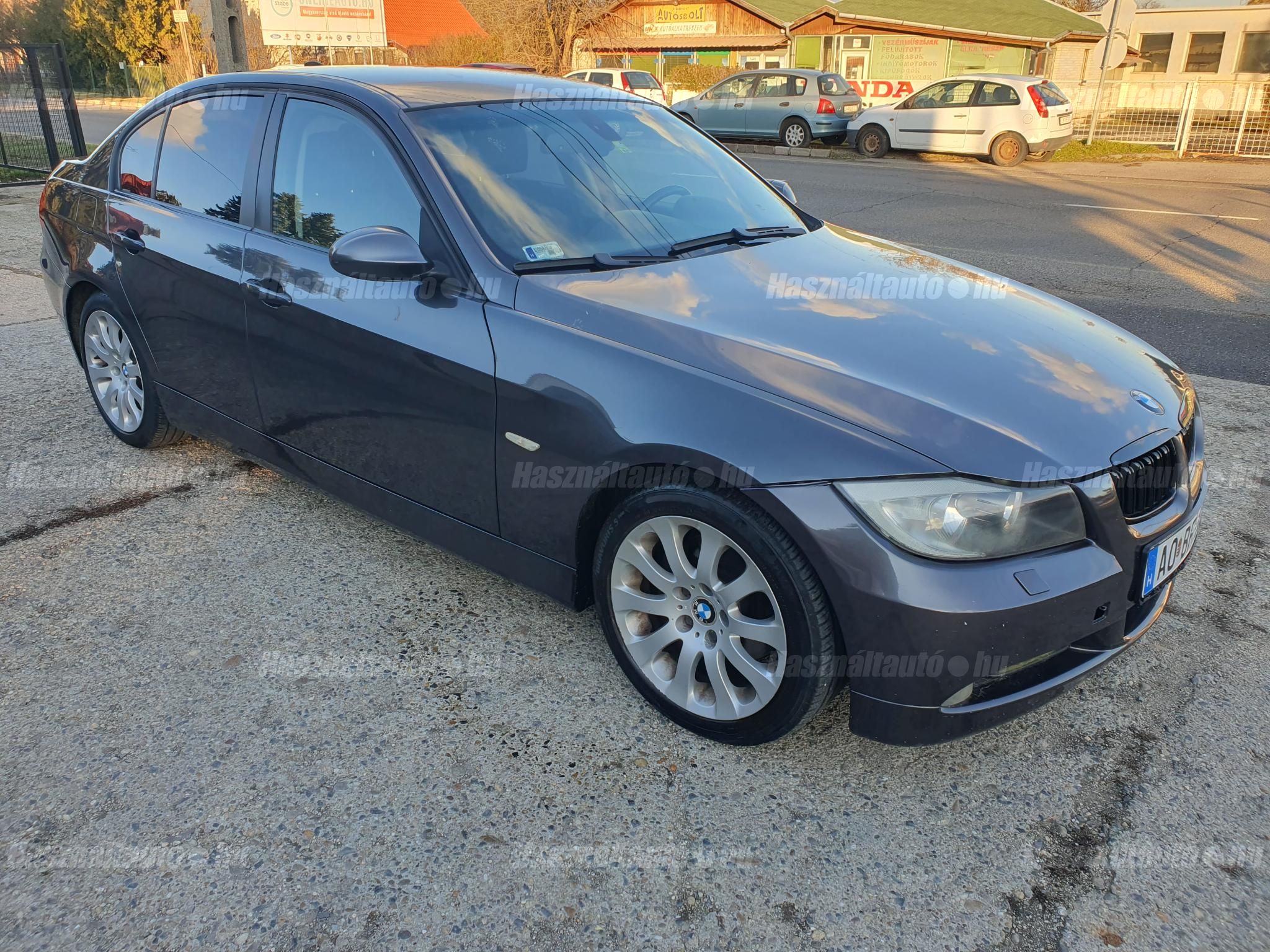 BMW 320 2008 - 1