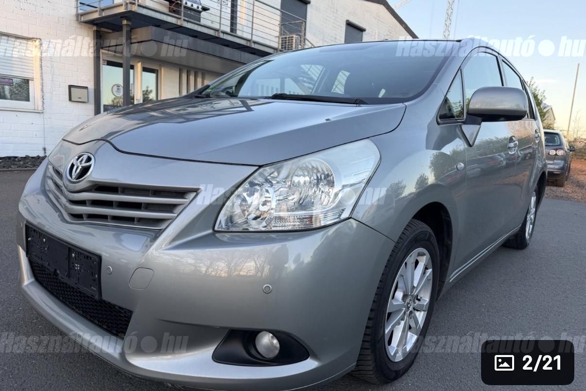 TOYOTA VERSO 2011/6 - 1