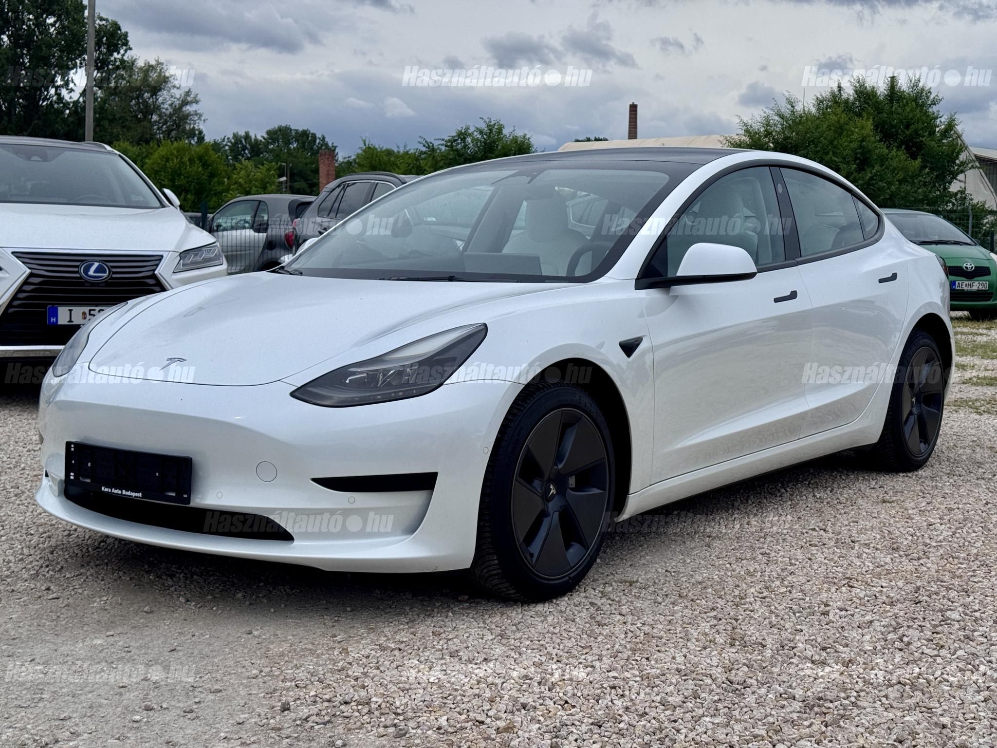 TESLA MODEL 3 2022/3 - 1