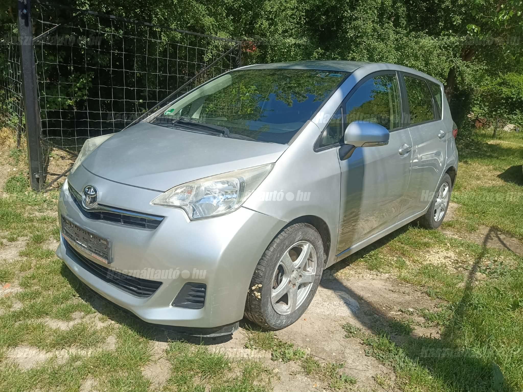 TOYOTA VERSO-S 2012/8 - 1