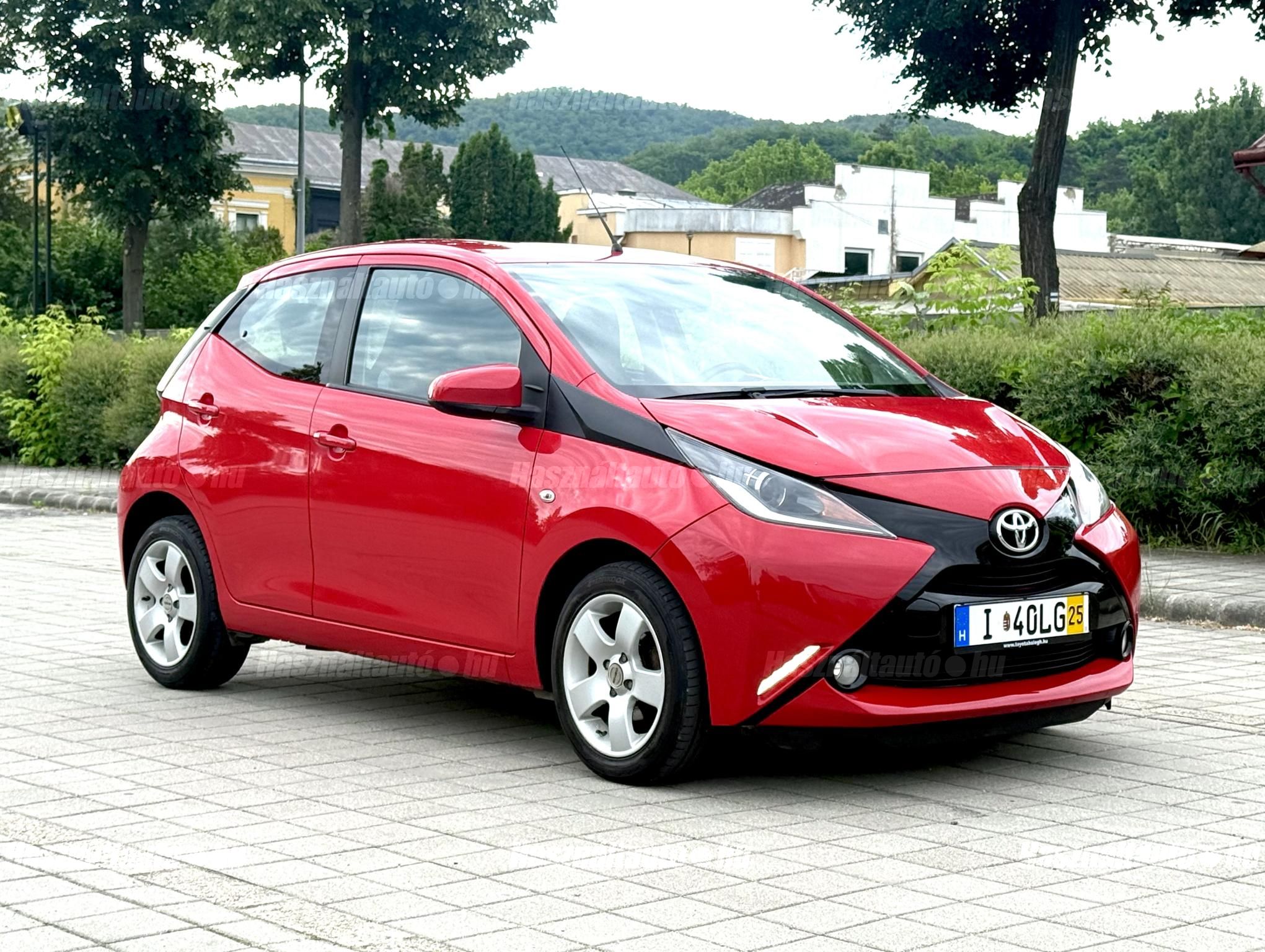 TOYOTA AYGO 2015/10 - 1