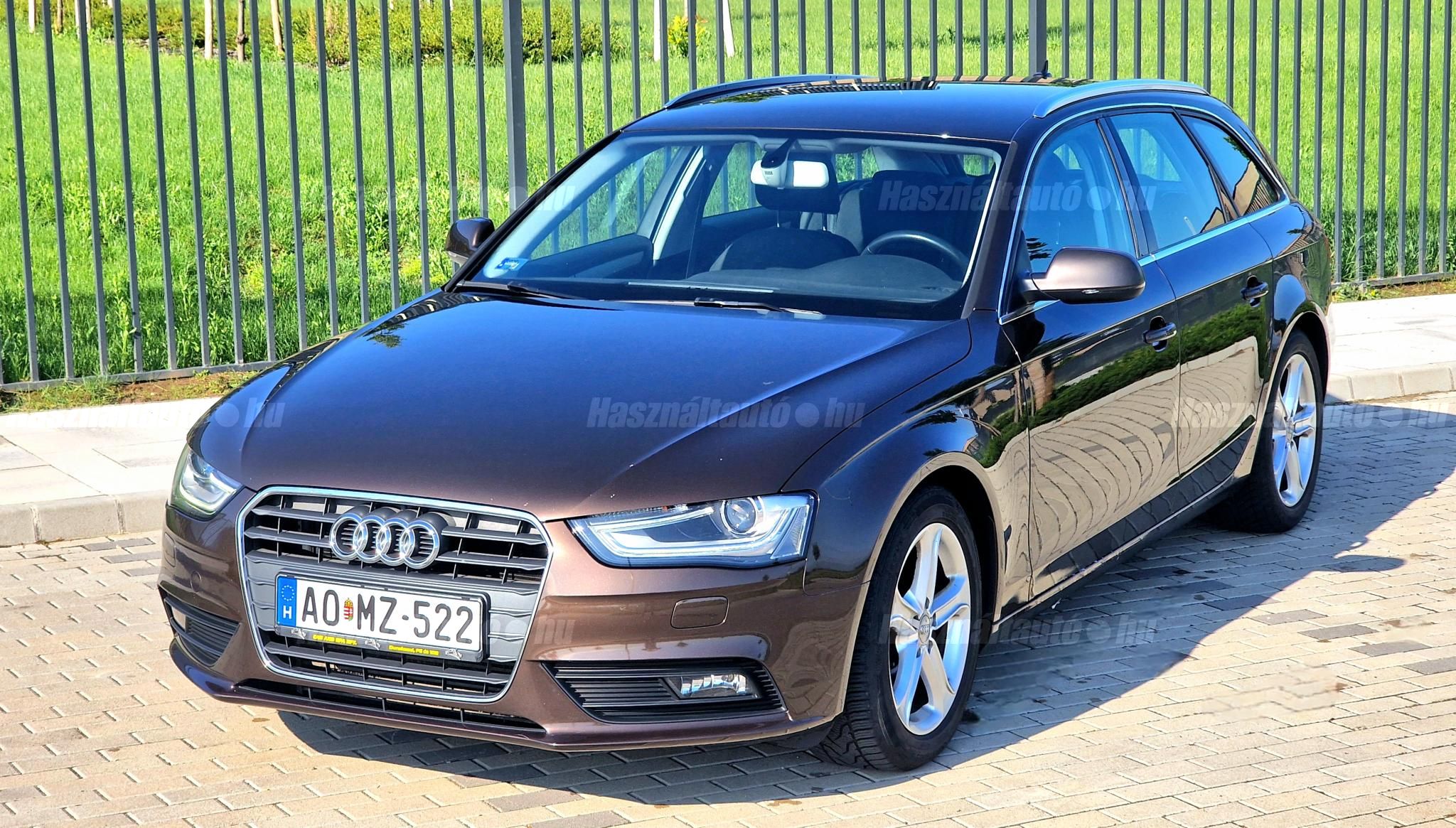 AUDI A4 2012/9 - 1